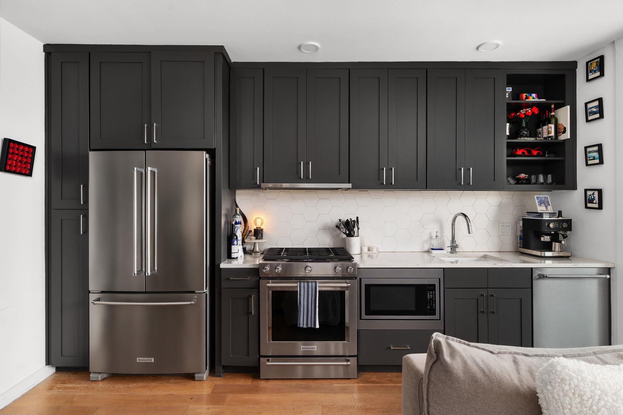 900 S 1st St # 320, Austin, TX 78704