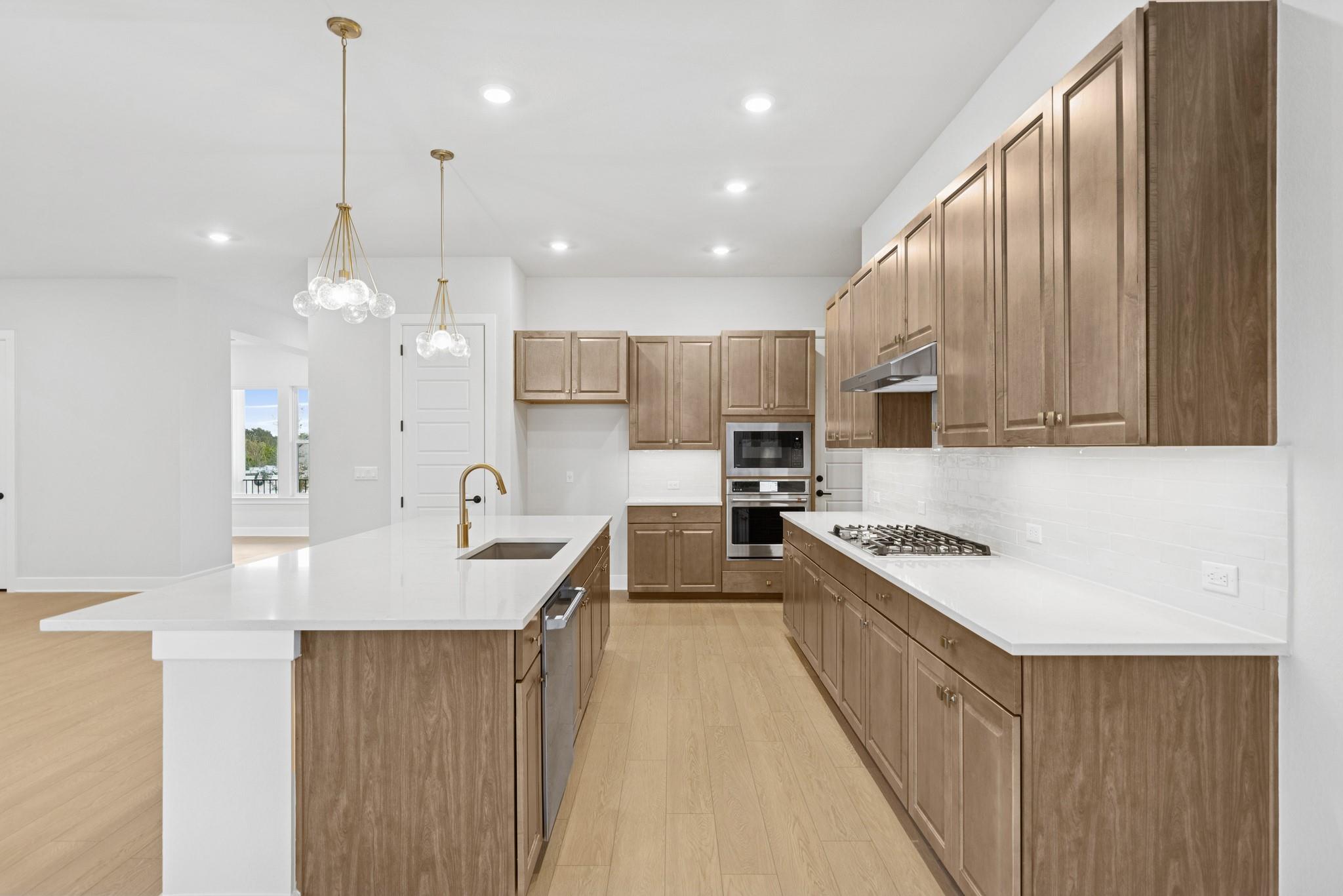 388 Rees Landing Rd, Spicewood, TX 78669