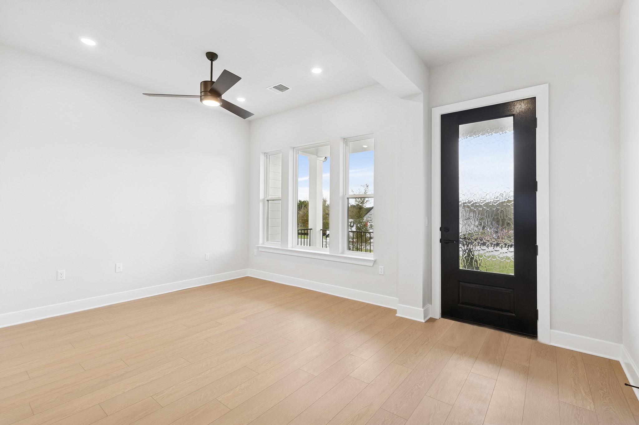 388 Rees Landing Rd, Spicewood, TX 78669