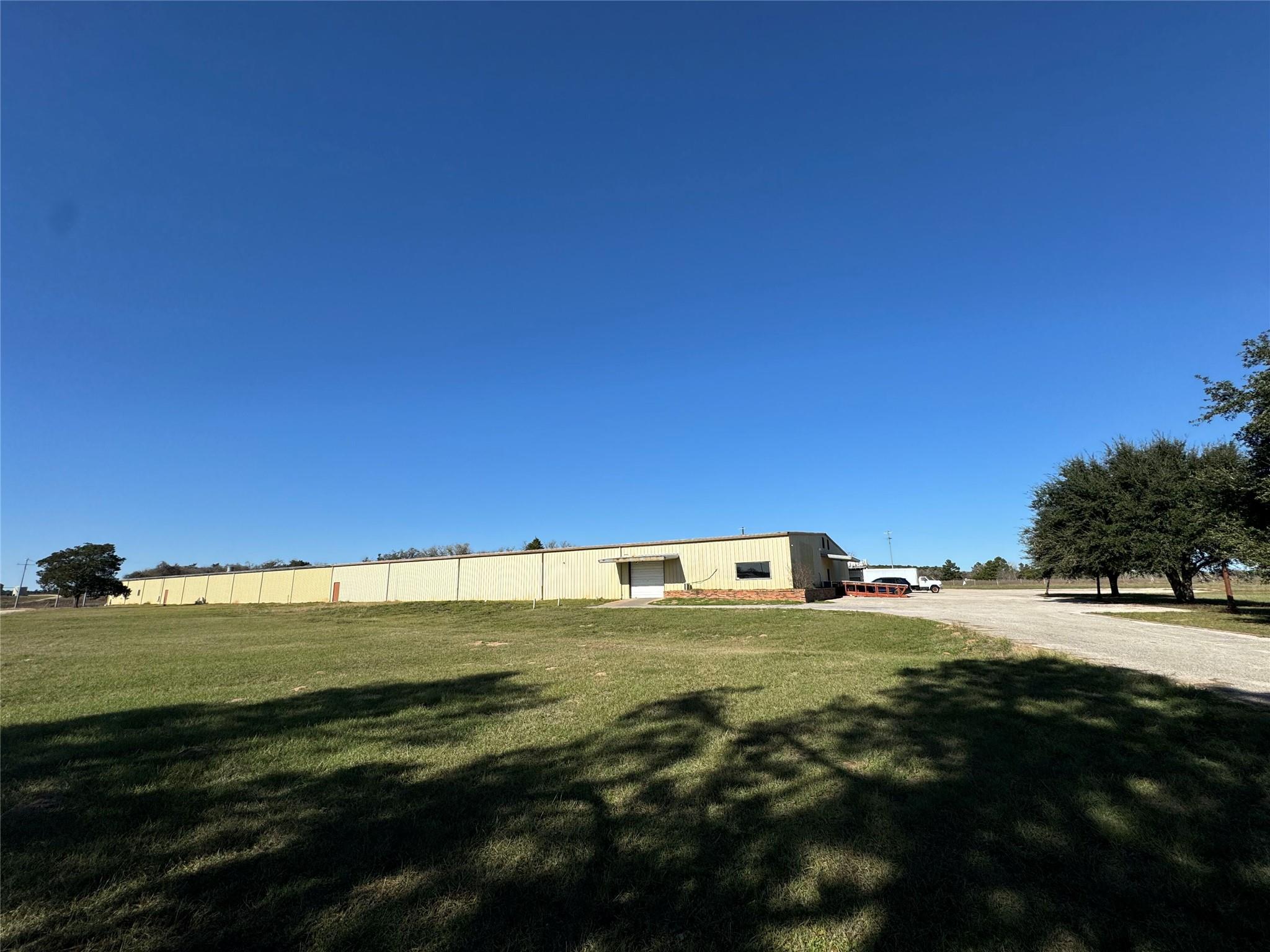 2520 Hwy 304, Smithville, TX 78957