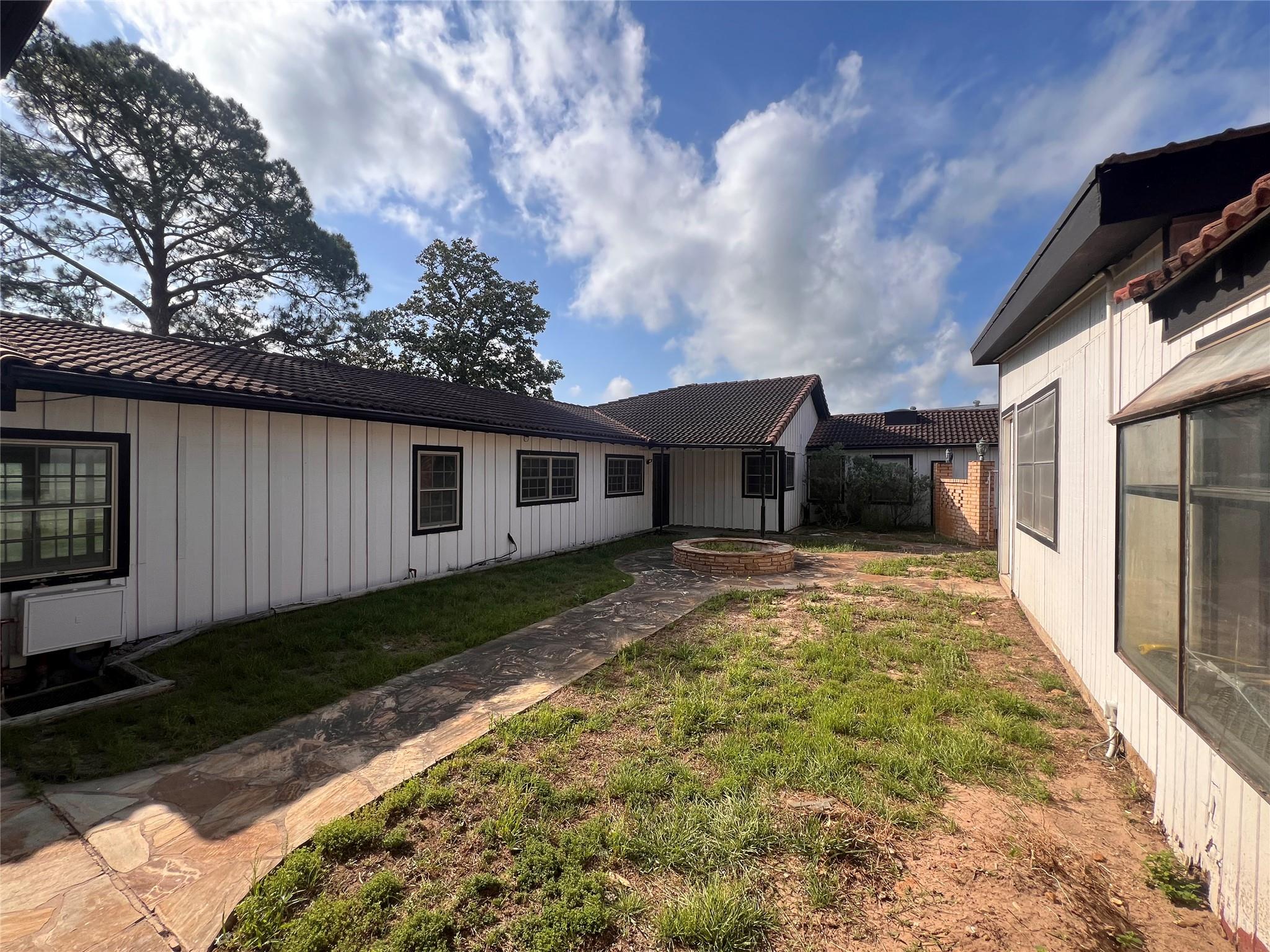 2520 Hwy 304, Smithville, TX 78957