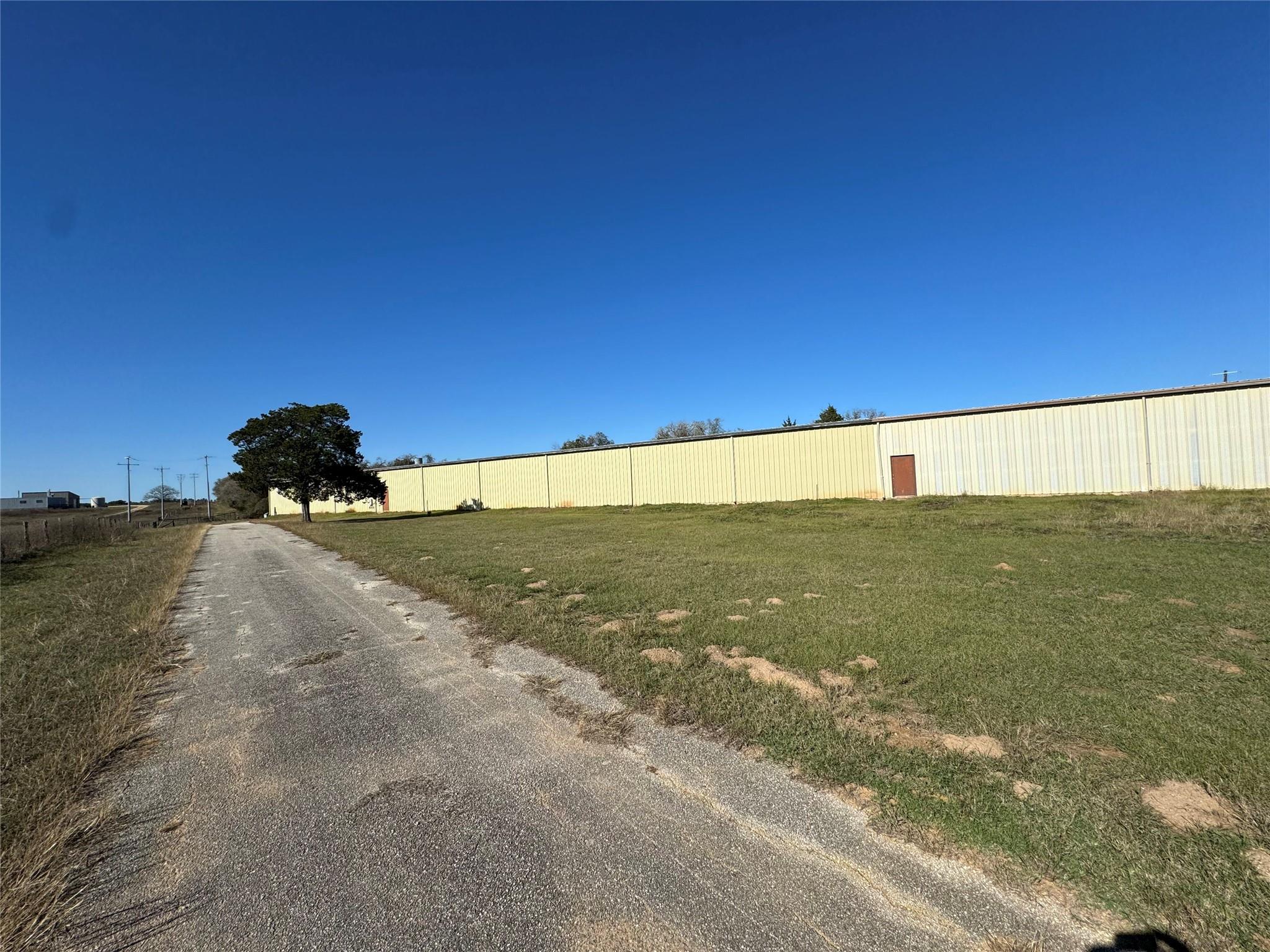 2520 Hwy 304, Smithville, TX 78957
