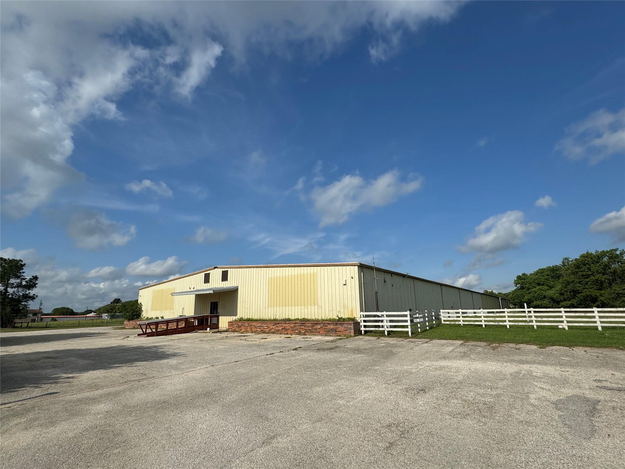 2520 Hwy 304, Smithville, TX 78957