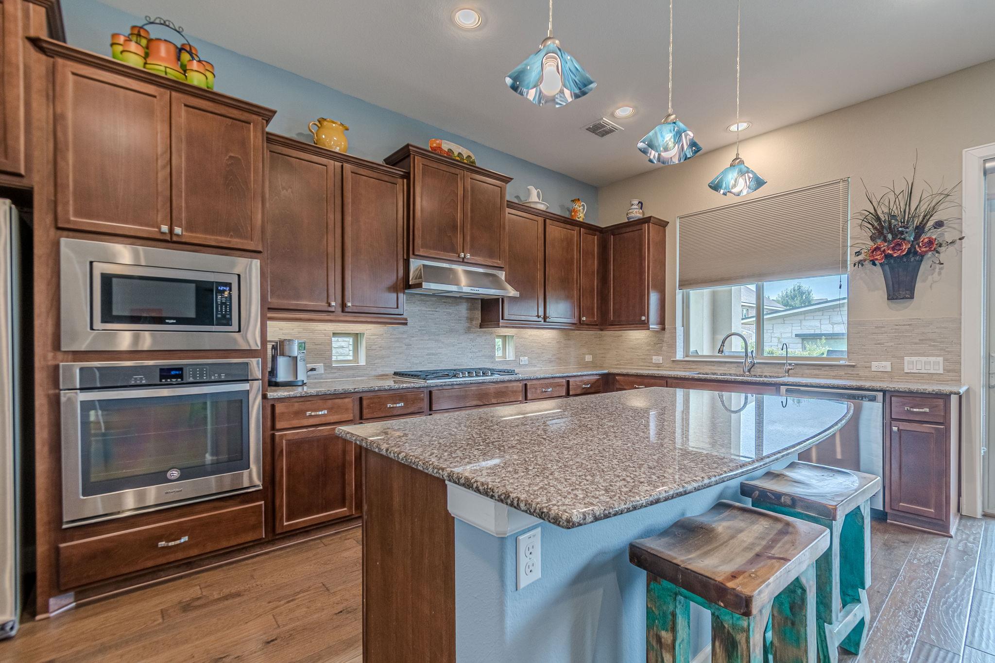 112 Learning Elm Dr, San Marcos, TX 78666