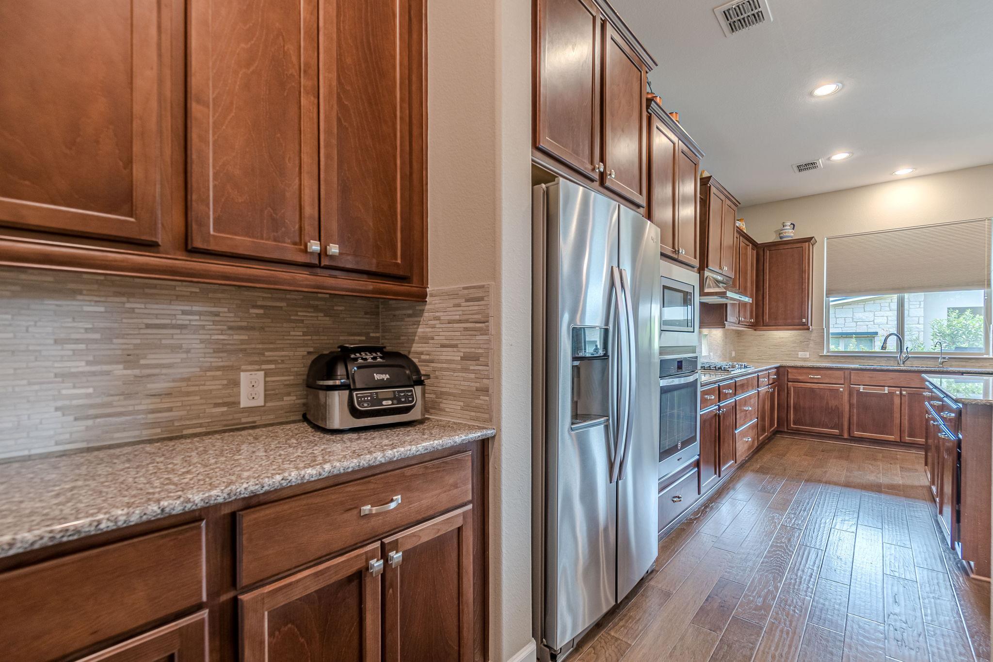 112 Learning Elm Dr, San Marcos, TX 78666