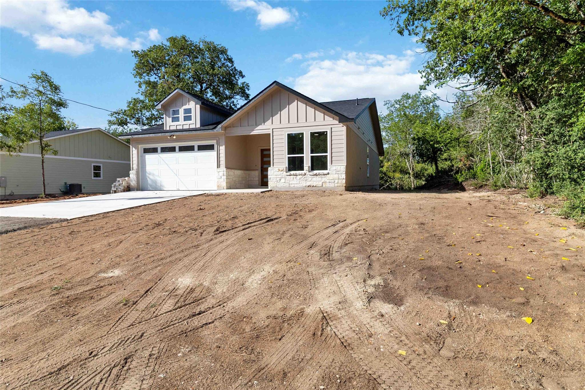 150 Palikea Ct, Bastrop, TX 78602