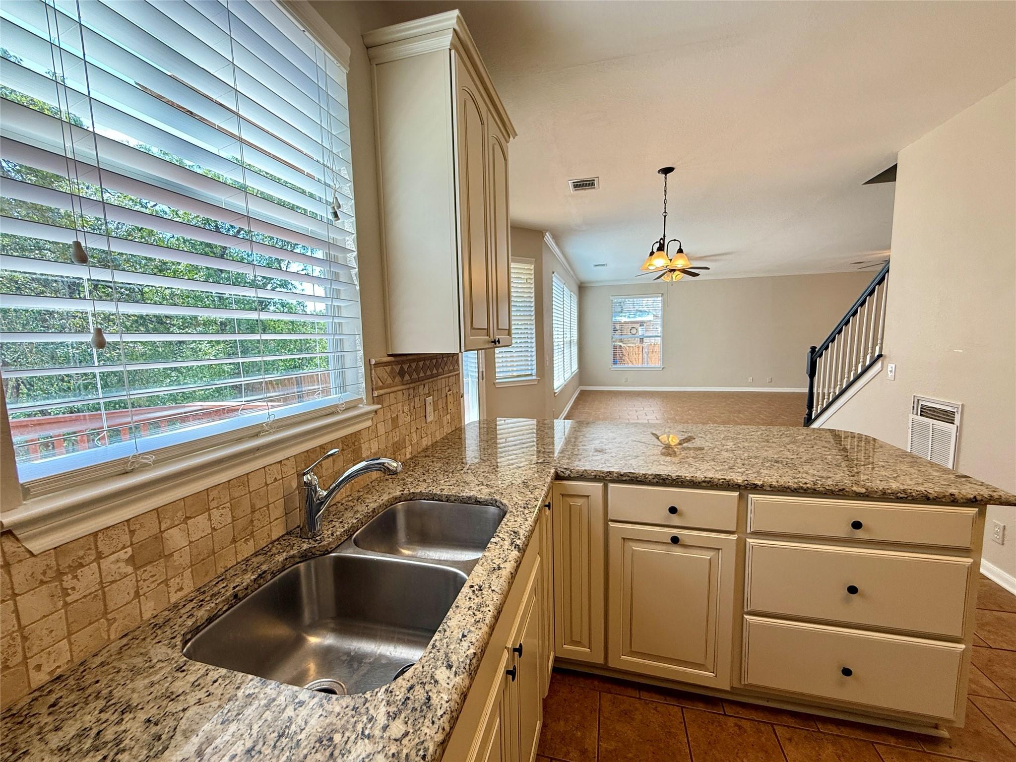 3953 Canyon Glen Cir, Austin, TX 78732