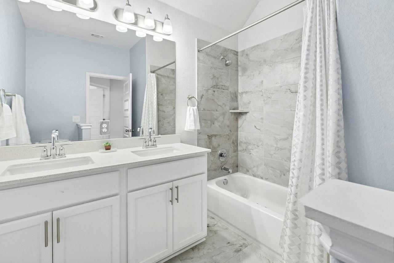 242 Backstays Loop, Kyle, TX 78640