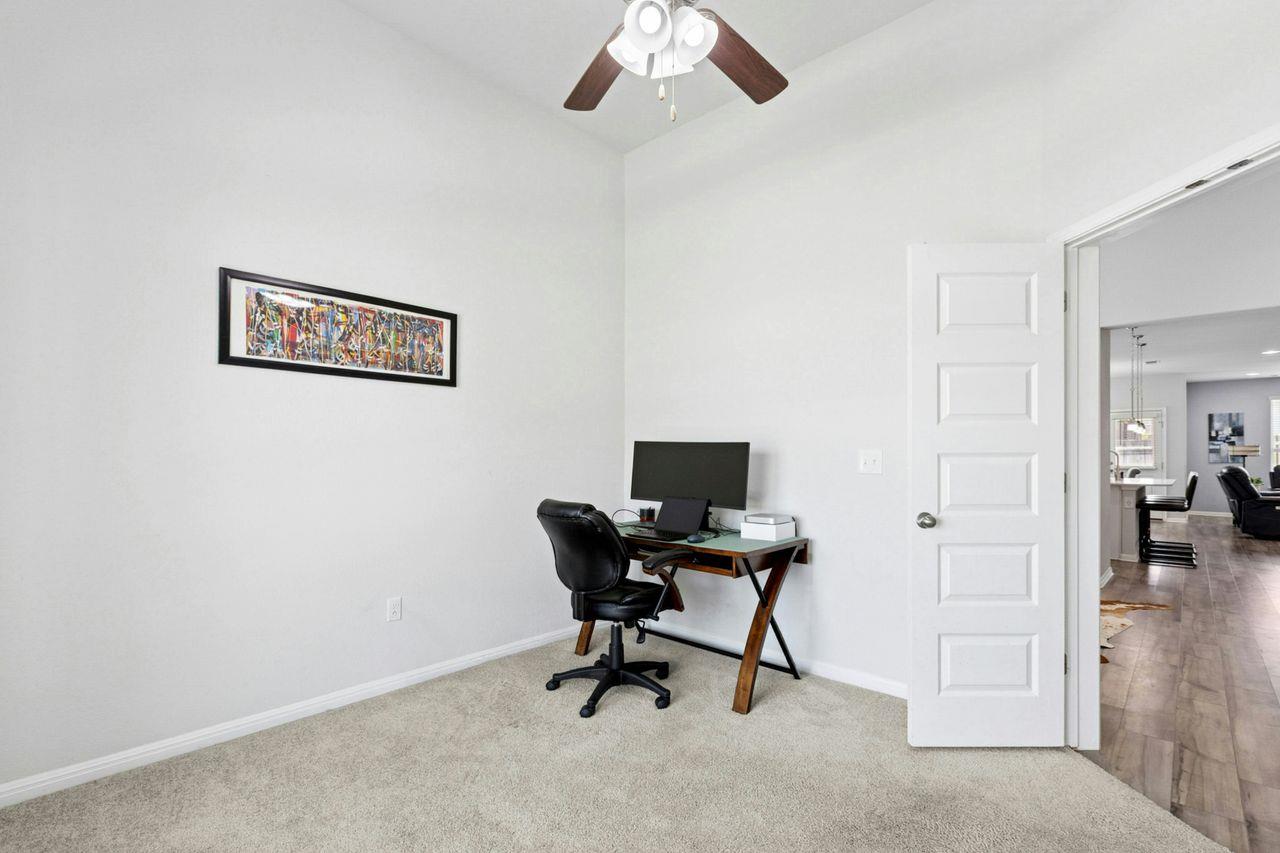 242 Backstays Loop, Kyle, TX 78640