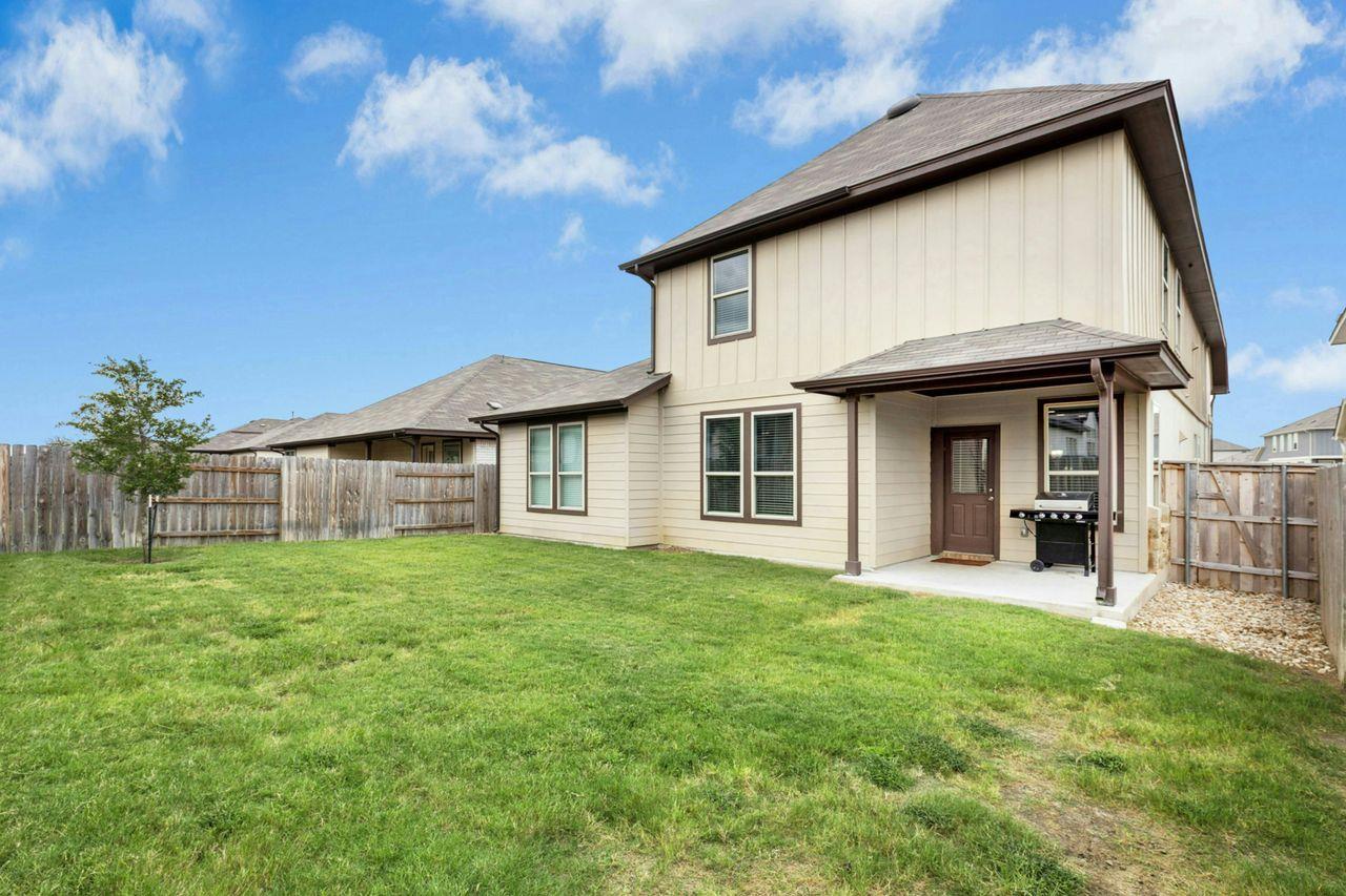 242 Backstays Loop, Kyle, TX 78640