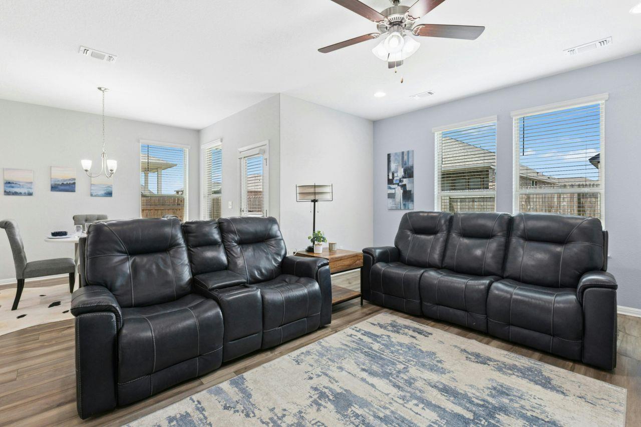 242 Backstays Loop, Kyle, TX 78640