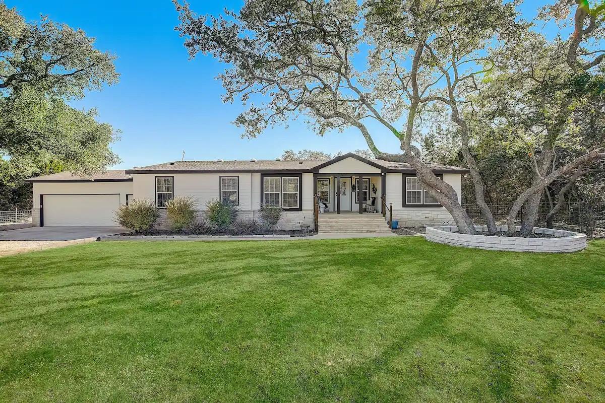 3001 Cox Rd, Blanco, TX 78606