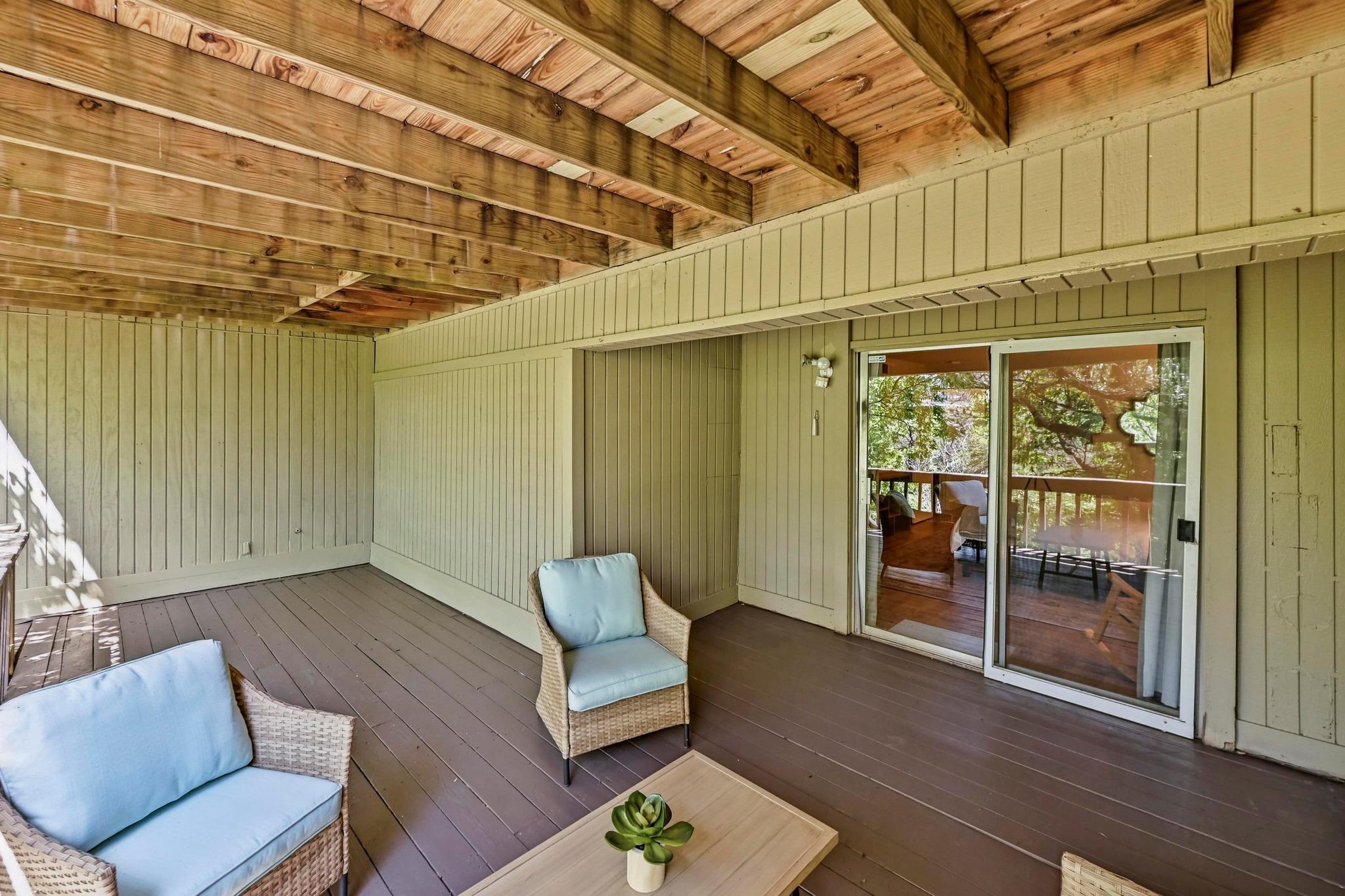 211 Comanche Ln, Lago Vista, TX 78645