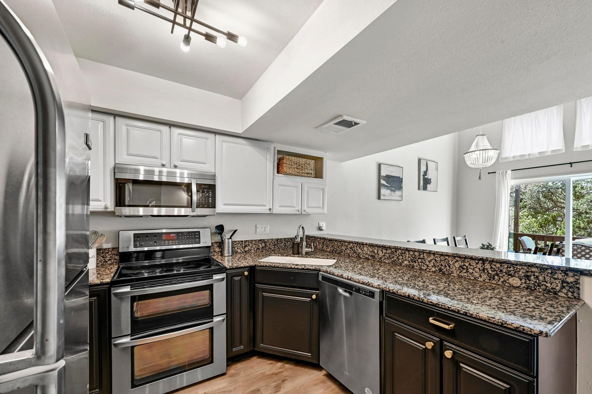 211 Comanche Ln, Lago Vista, TX 78645