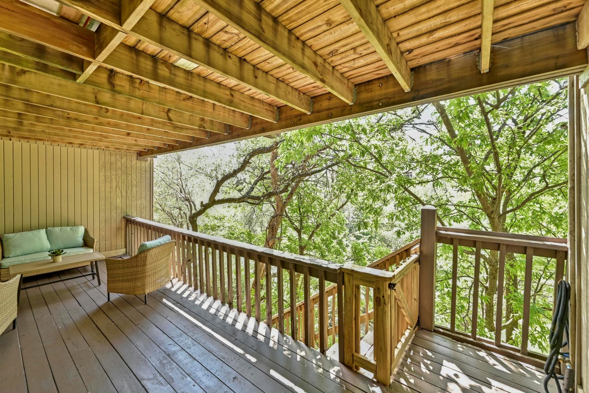 211 Comanche Ln, Lago Vista, TX 78645