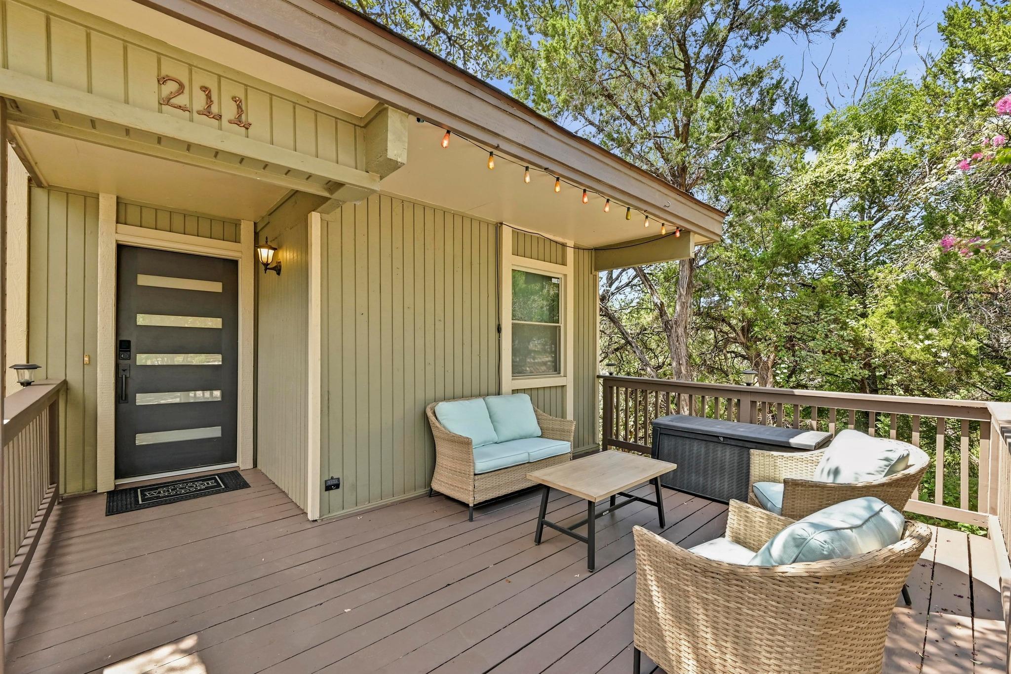 211 Comanche Ln, Lago Vista, TX 78645