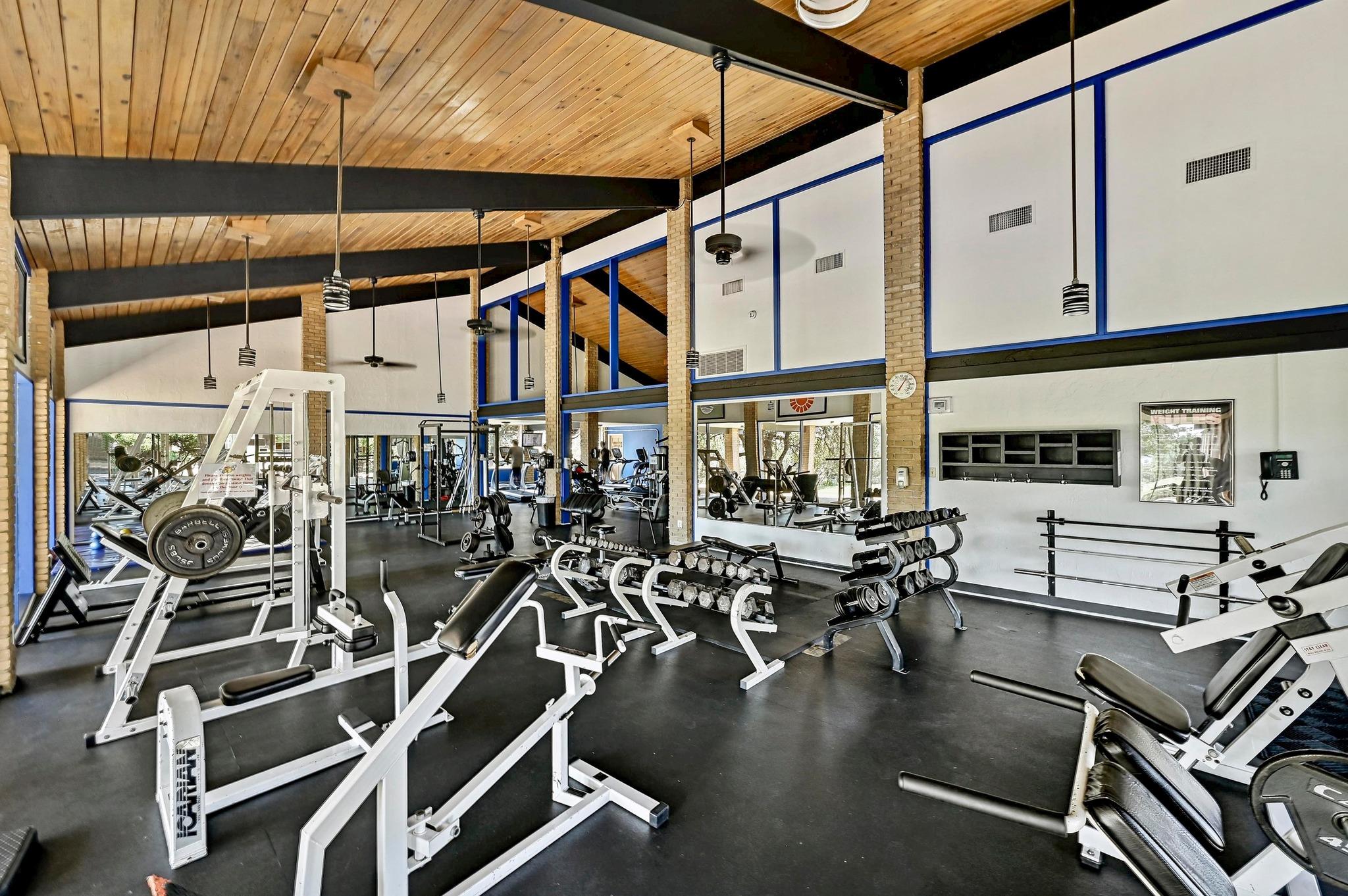 211 Comanche Ln, Lago Vista, TX 78645