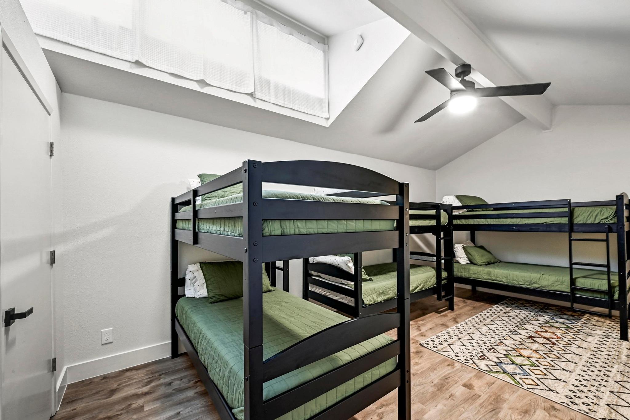 211 Comanche Ln, Lago Vista, TX 78645