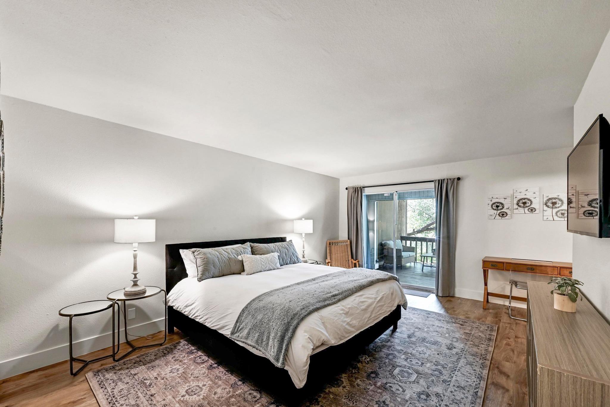 211 Comanche Ln, Lago Vista, TX 78645