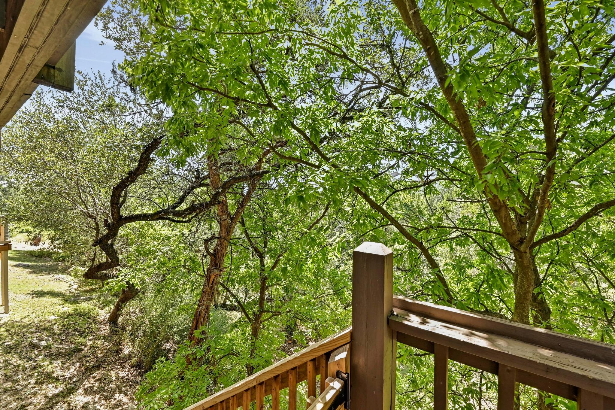 211 Comanche Ln, Lago Vista, TX 78645