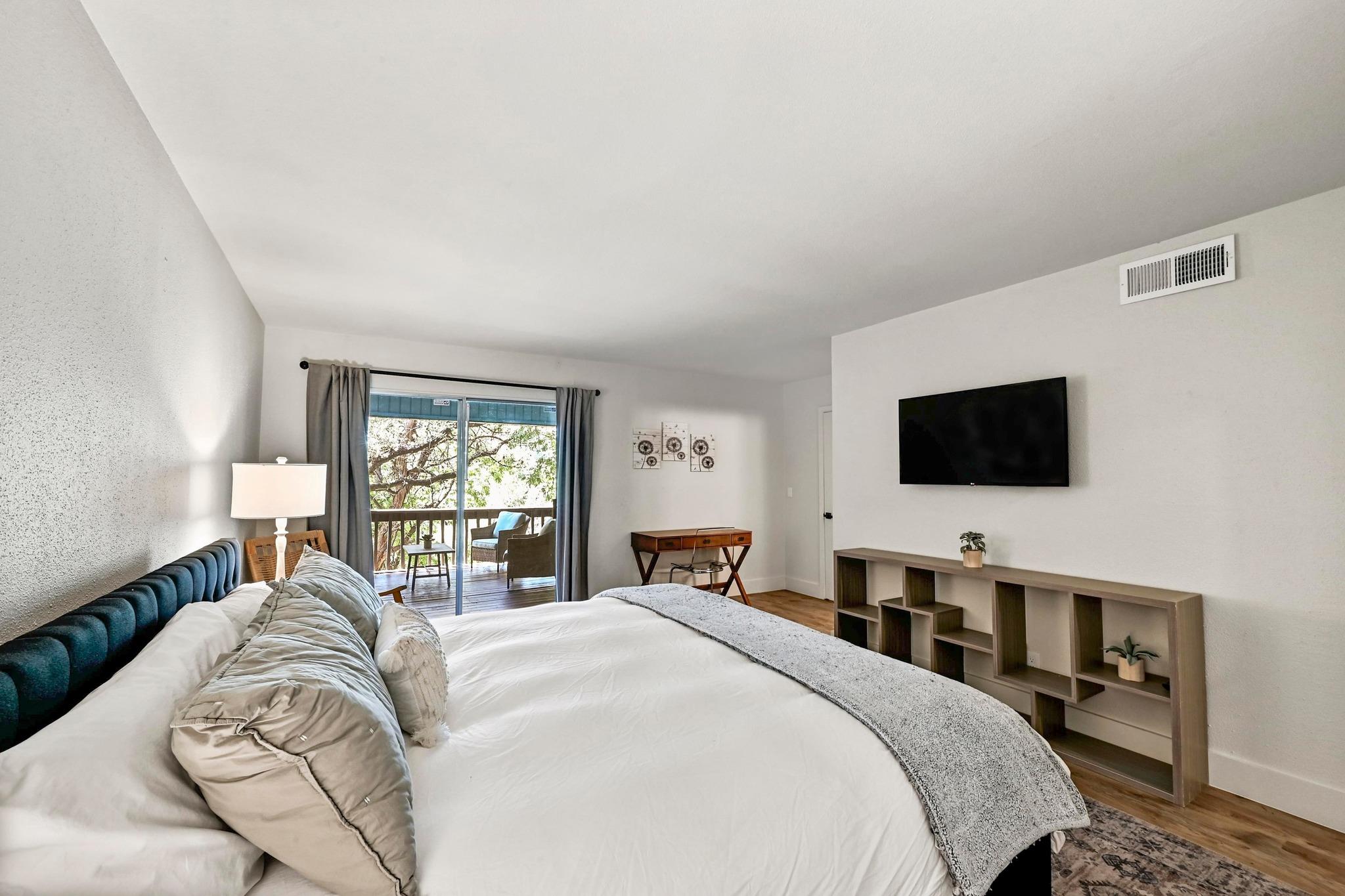 211 Comanche Ln, Lago Vista, TX 78645