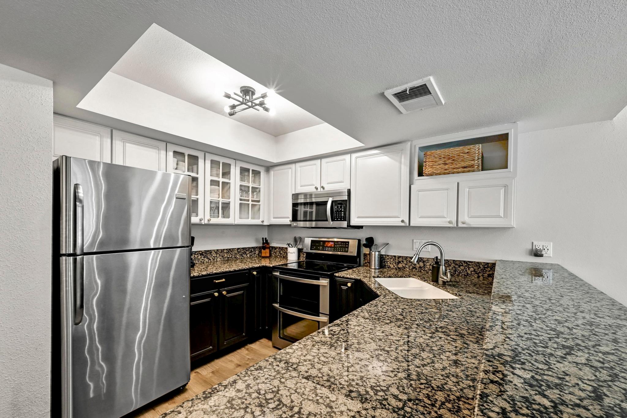 211 Comanche Ln, Lago Vista, TX 78645