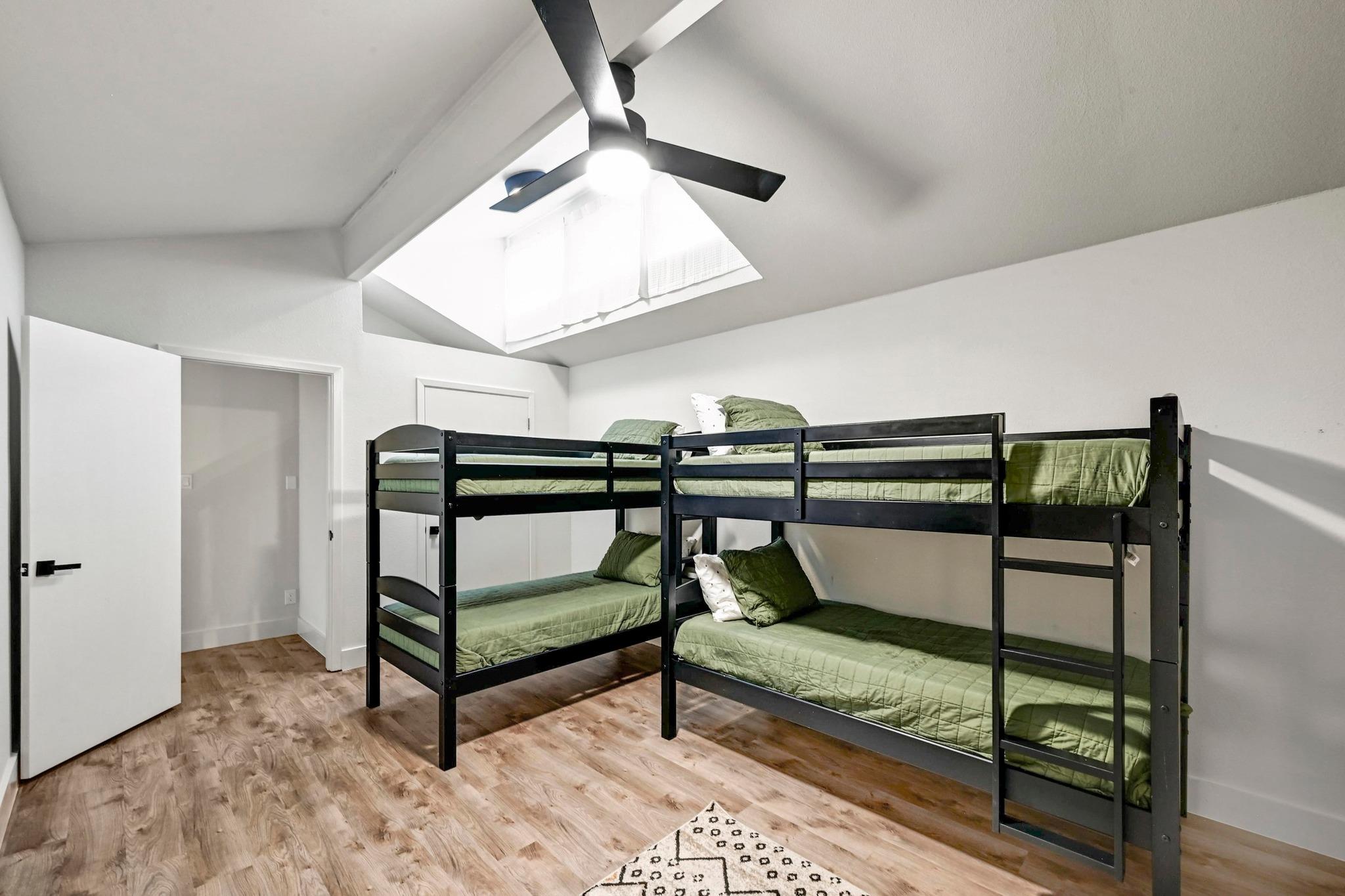 211 Comanche Ln, Lago Vista, TX 78645