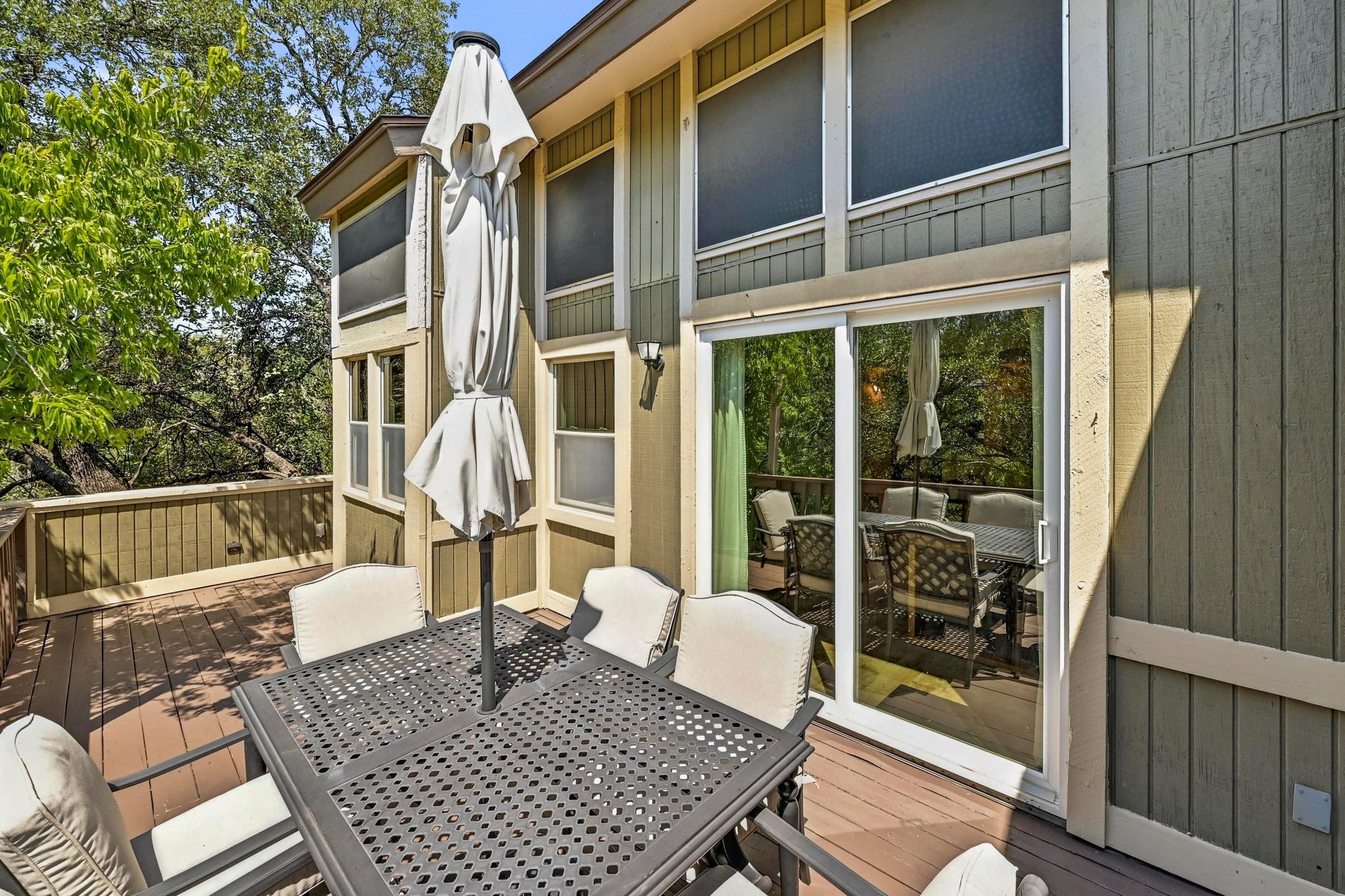 211 Comanche Ln, Lago Vista, TX 78645