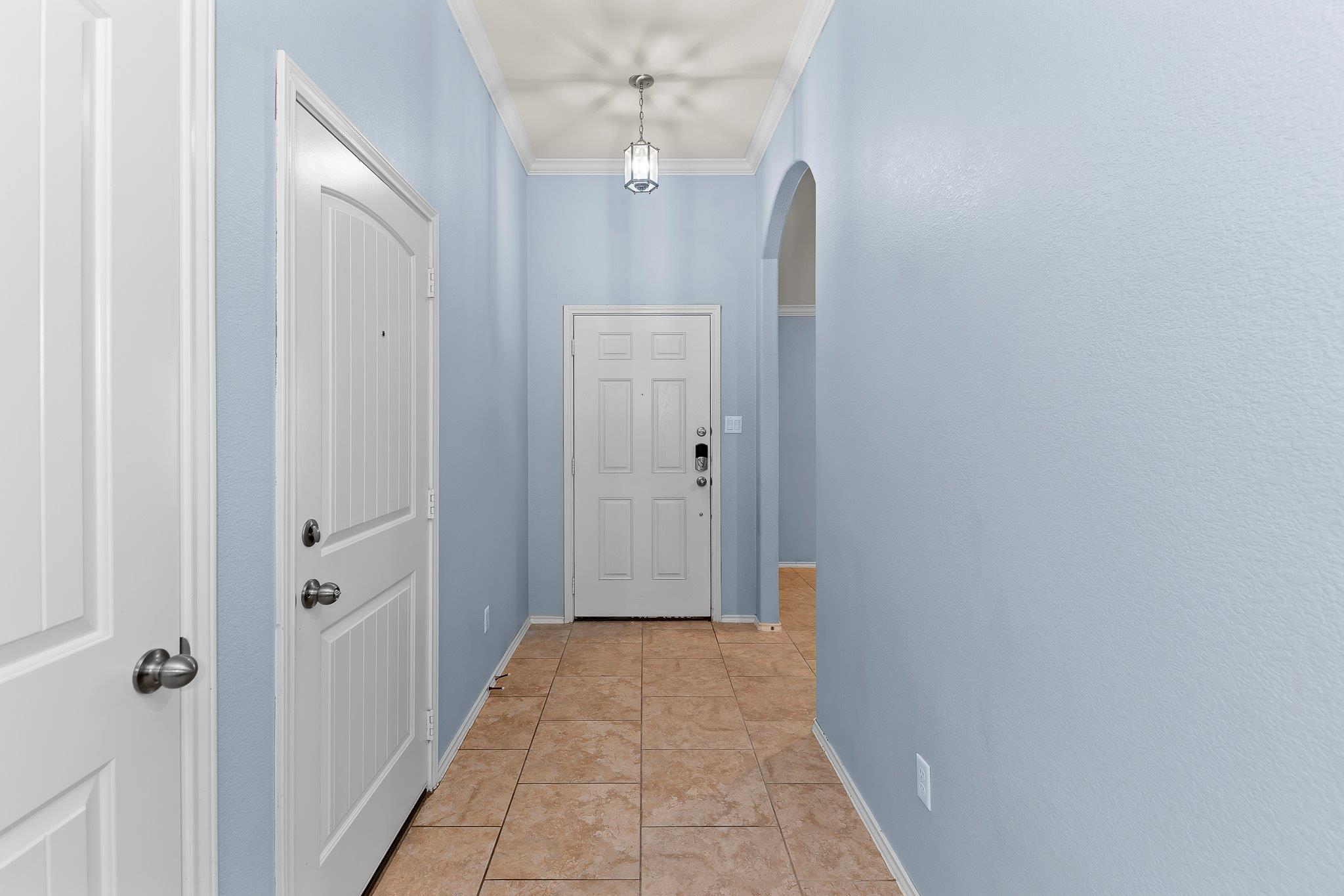 244 Chickadee Ln, Leander, TX 78641