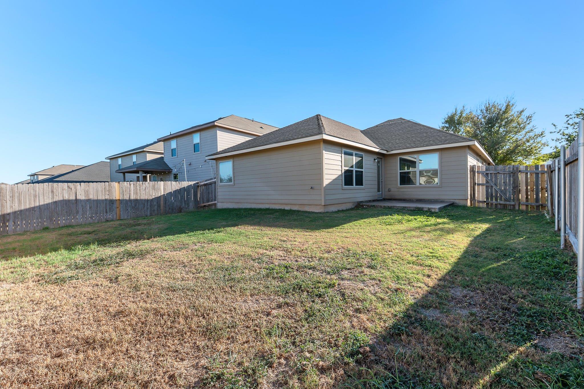 244 Chickadee Ln, Leander, TX 78641
