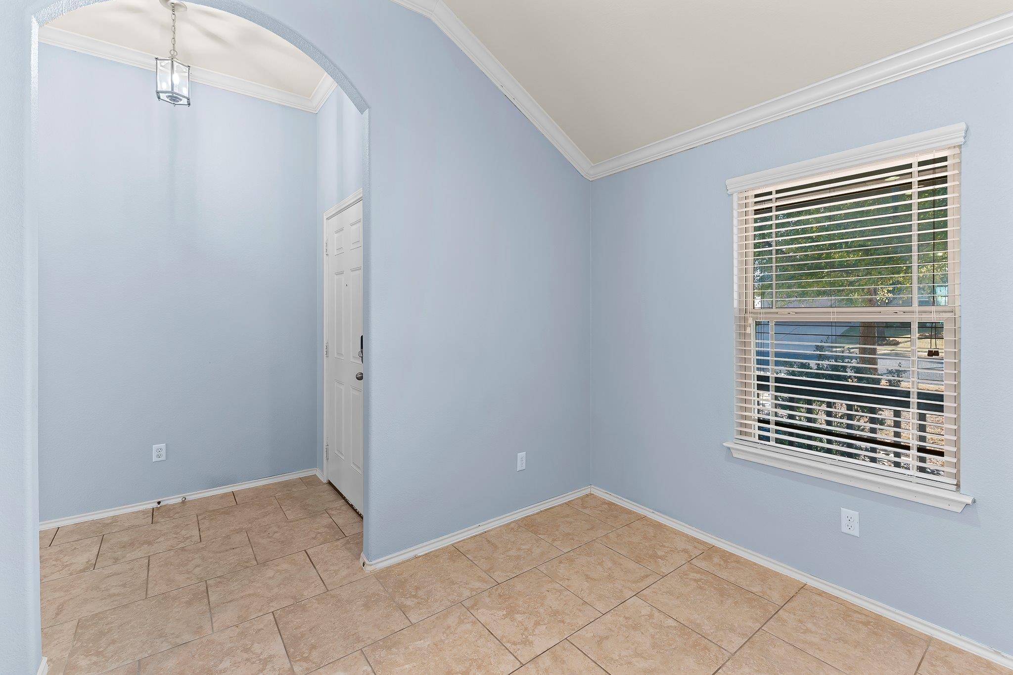 244 Chickadee Ln, Leander, TX 78641