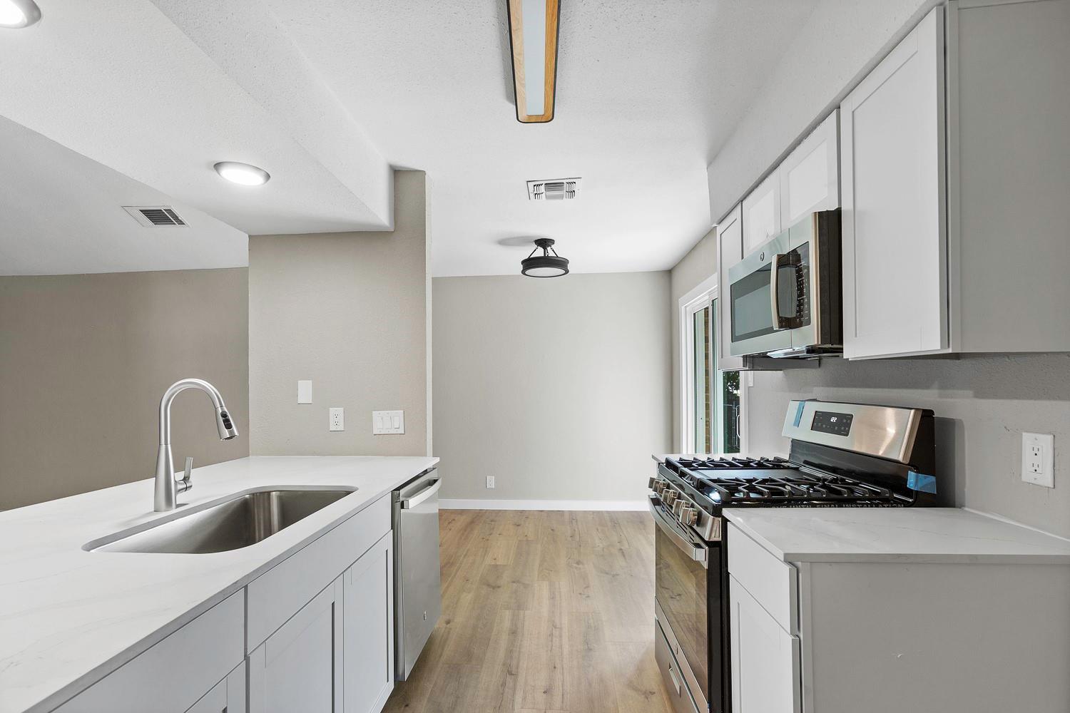 1800 Nicole Cir # A, Round Rock, TX 78664