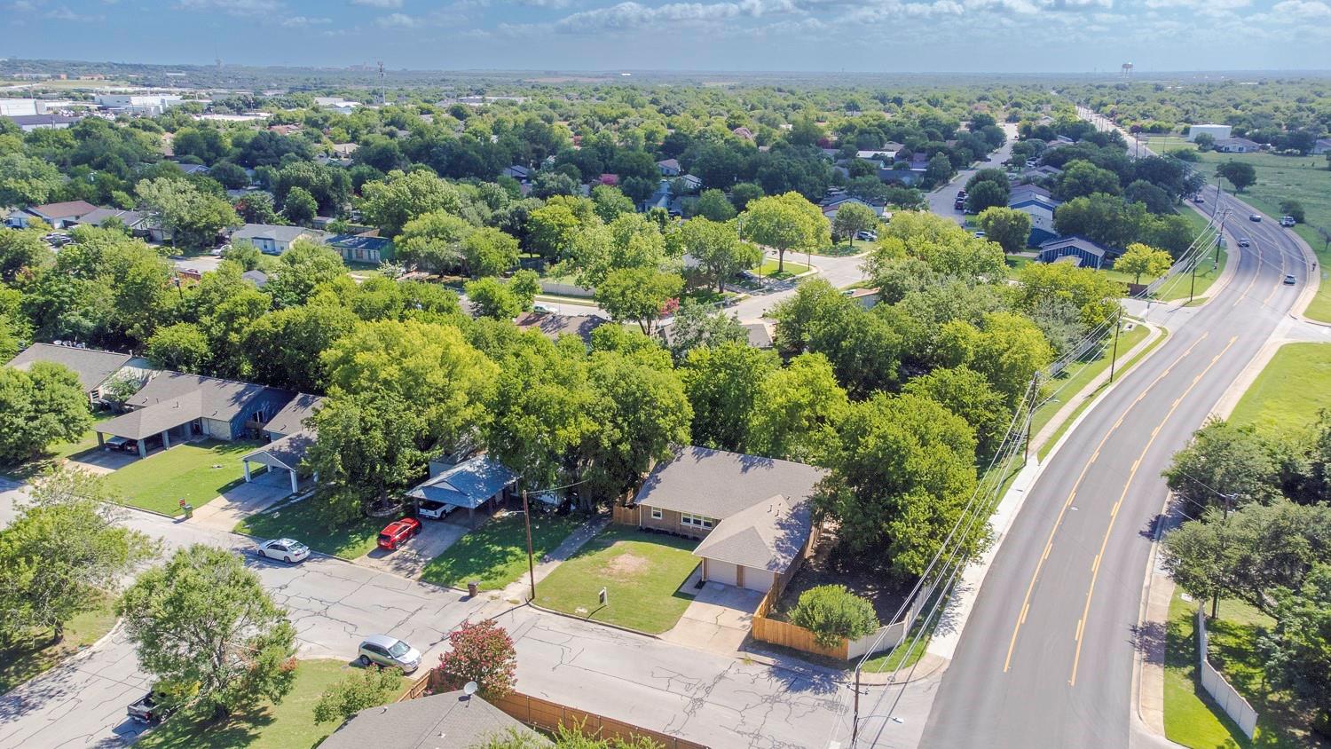 1800 Nicole Cir # A, Round Rock, TX 78664