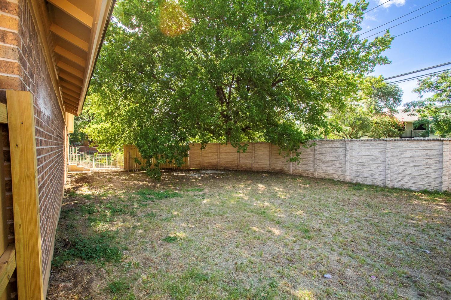 1800 Nicole Cir # A, Round Rock, TX 78664