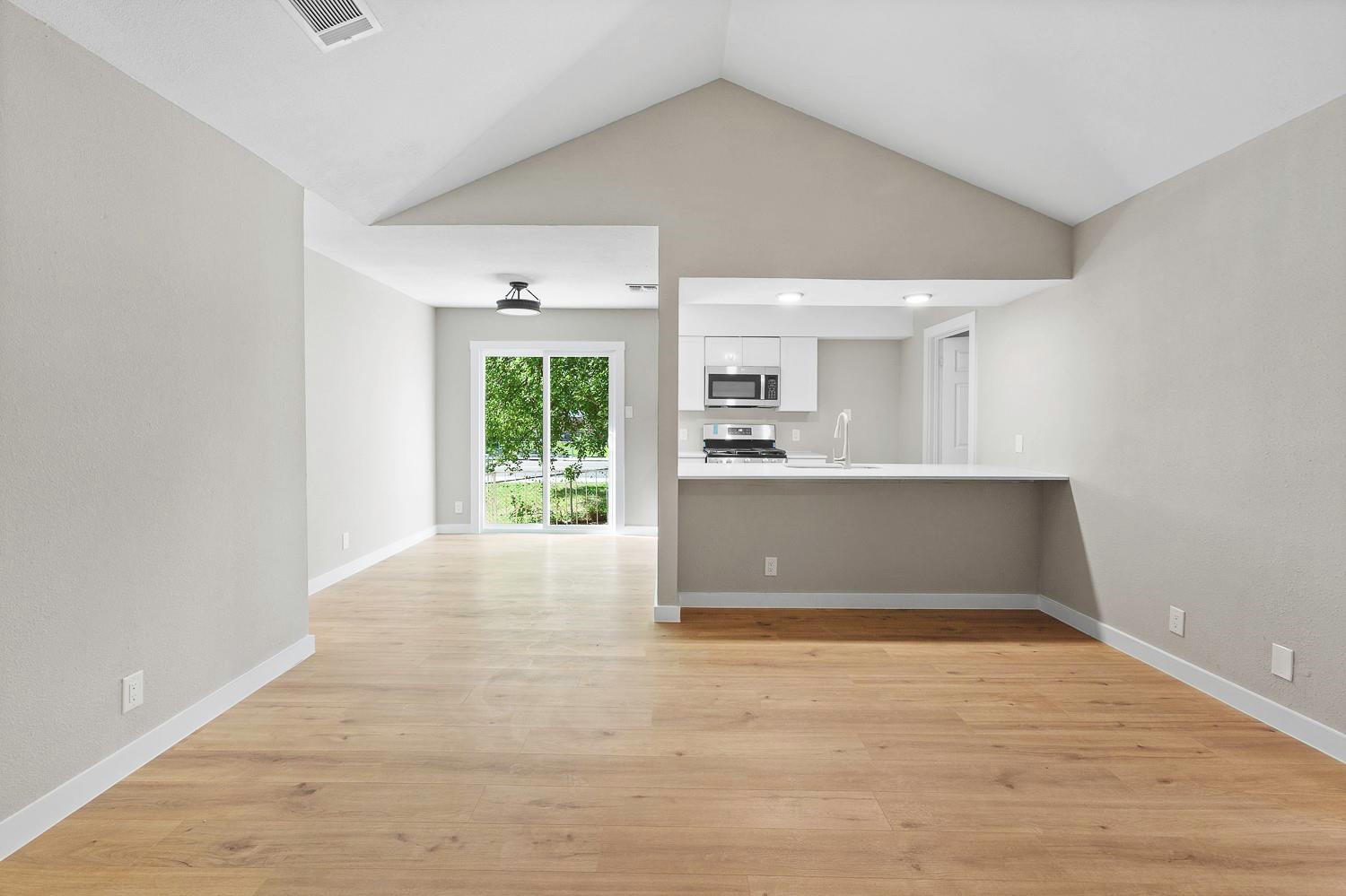 1800 Nicole Cir # A, Round Rock, TX 78664