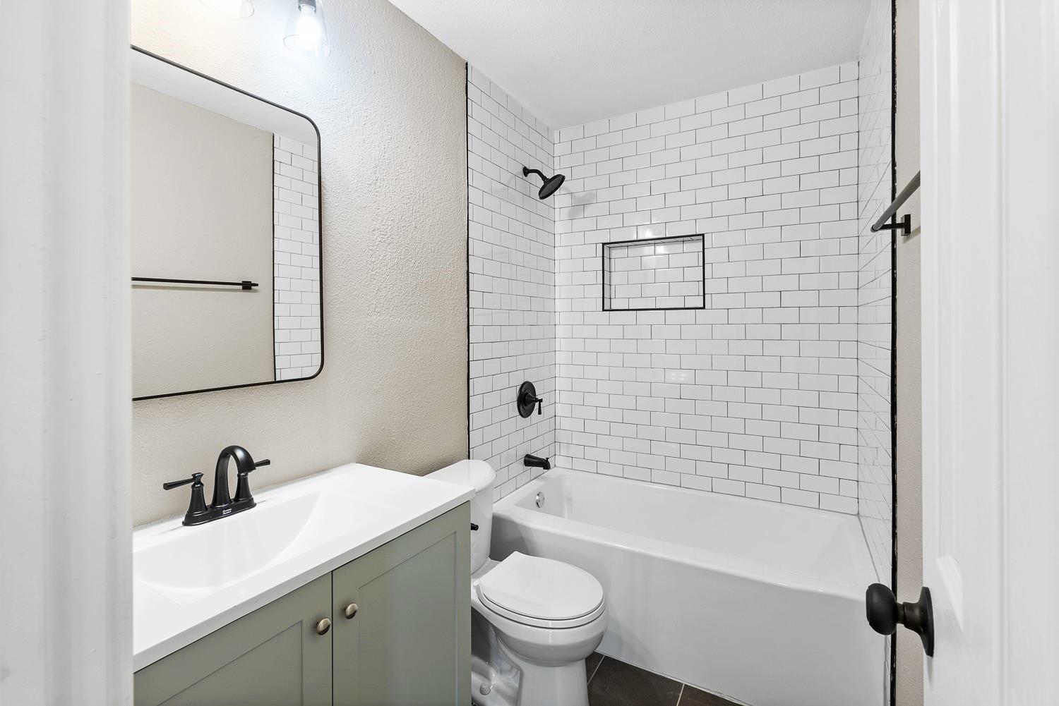 1800 Nicole Cir # A, Round Rock, TX 78664