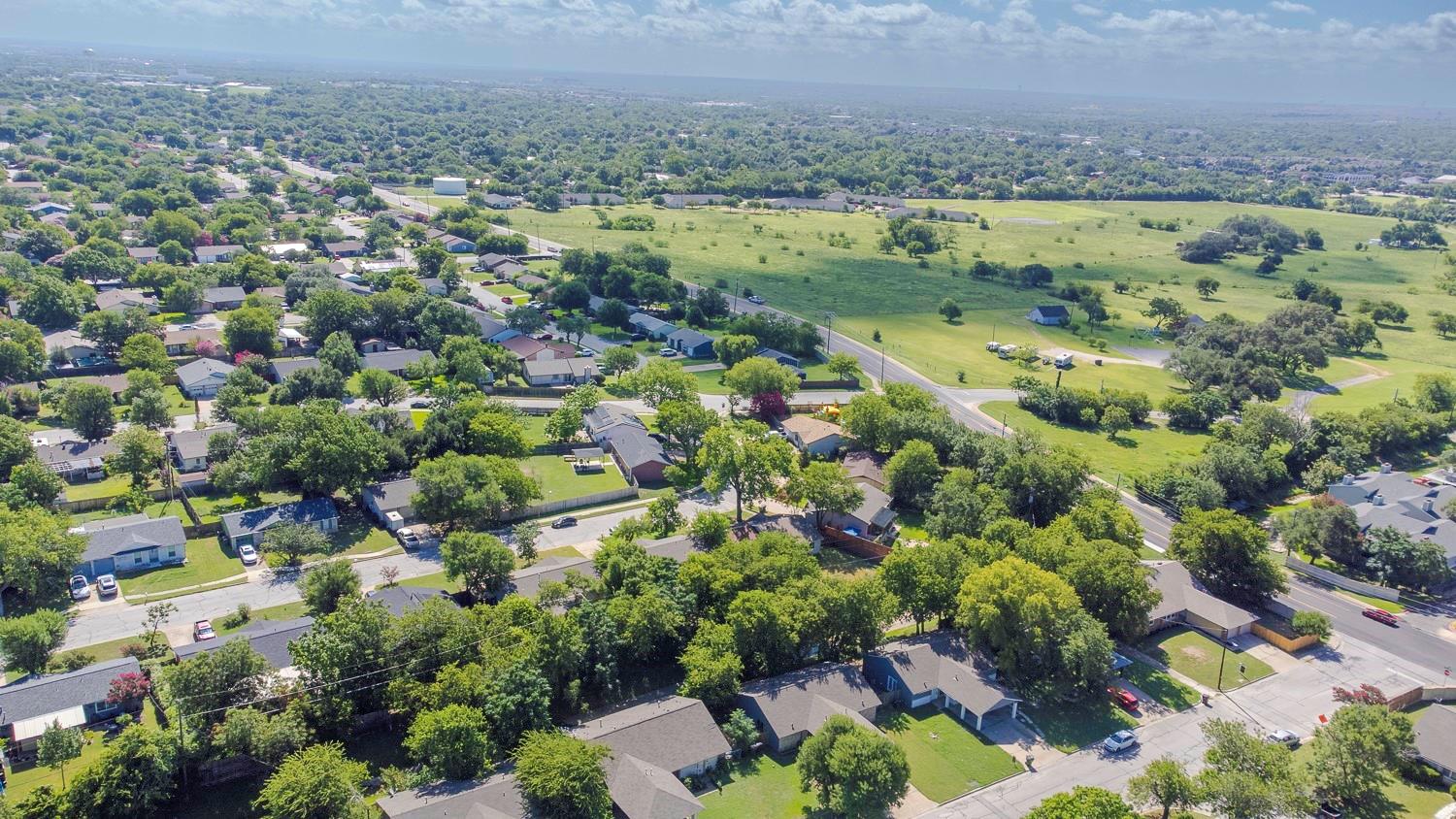 1800 Nicole Cir # A, Round Rock, TX 78664