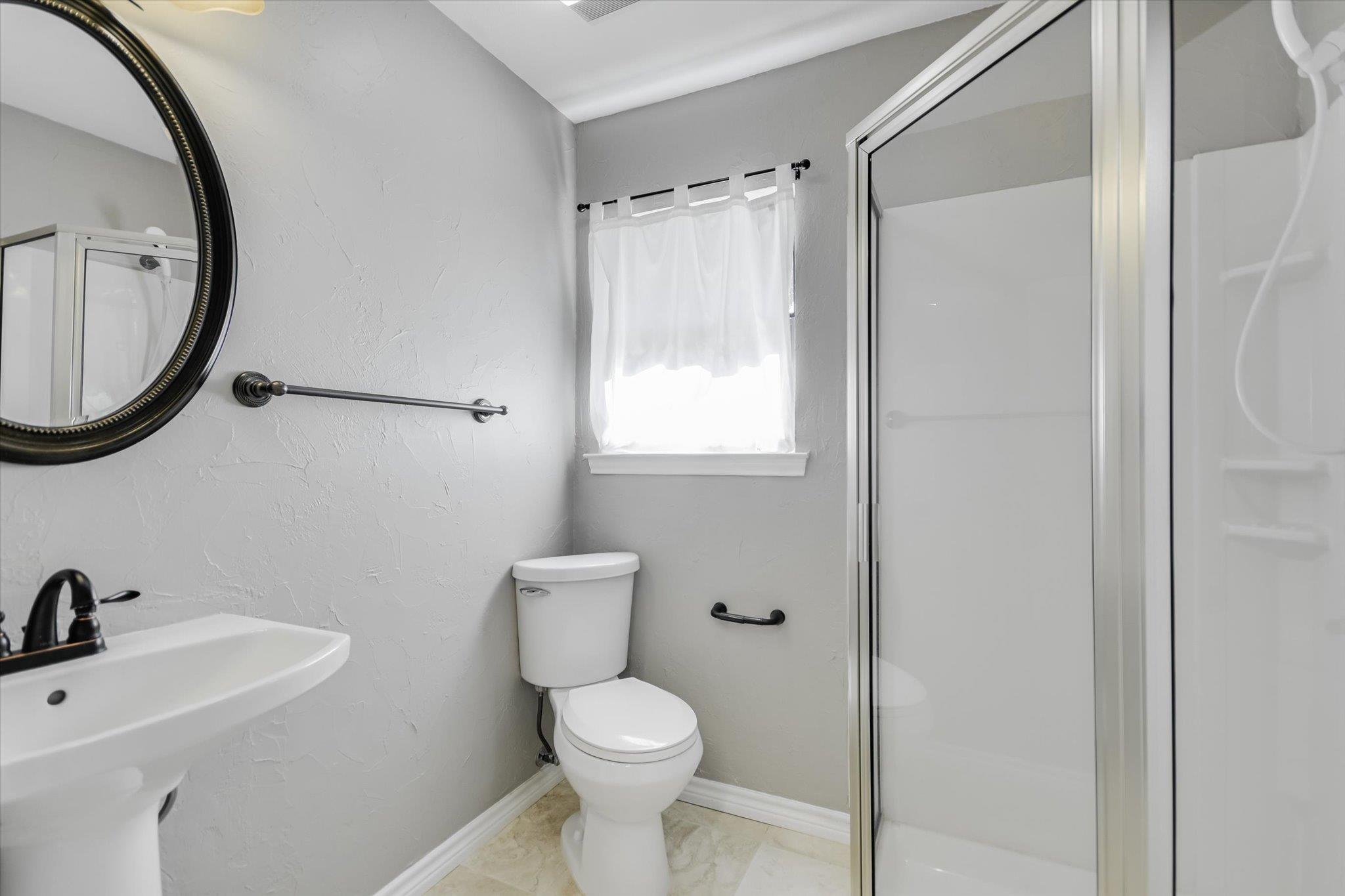 106 & 104 Agarita Dr, Burnet, TX 78611