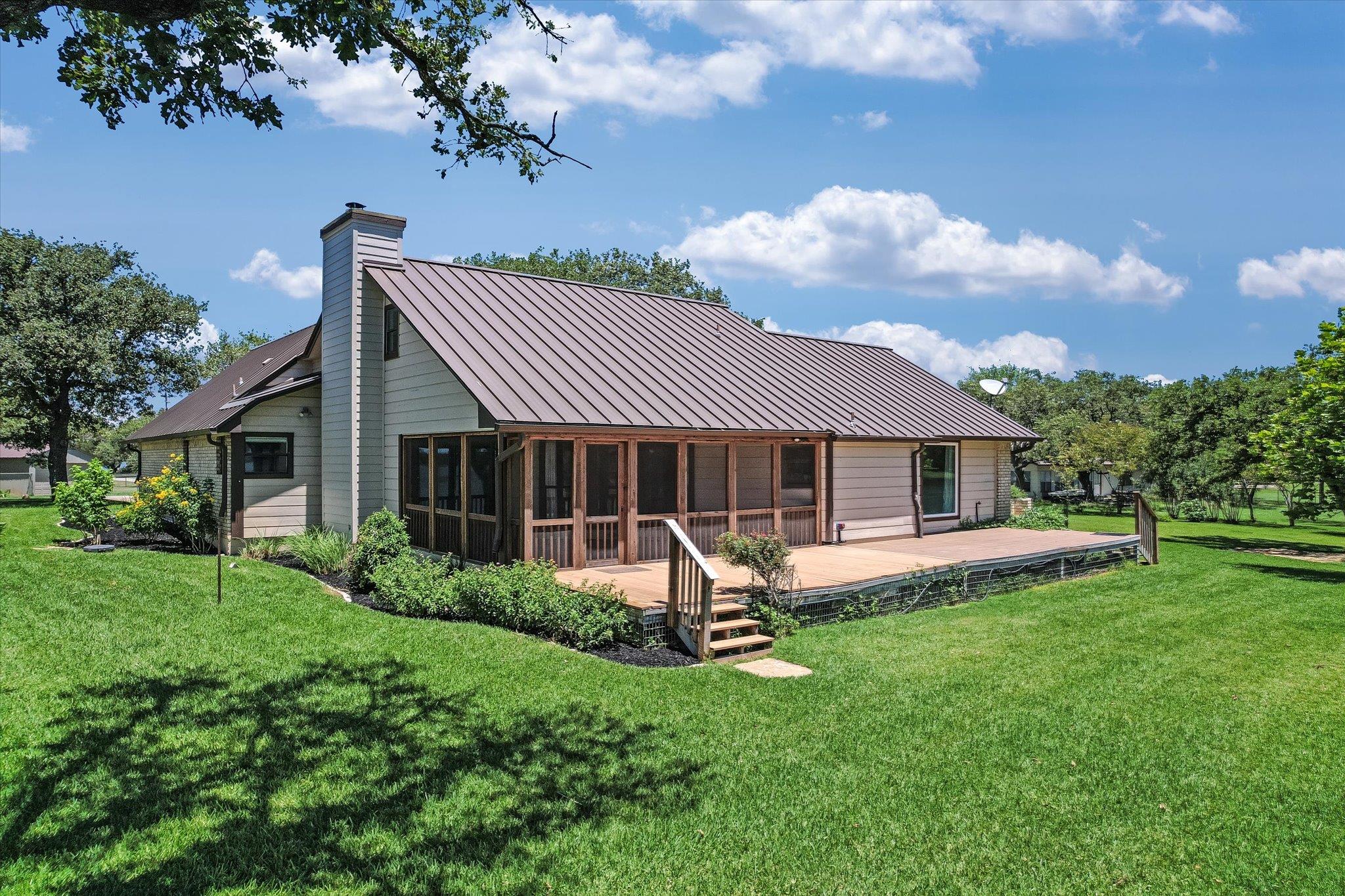 106 & 104 Agarita Dr, Burnet, TX 78611