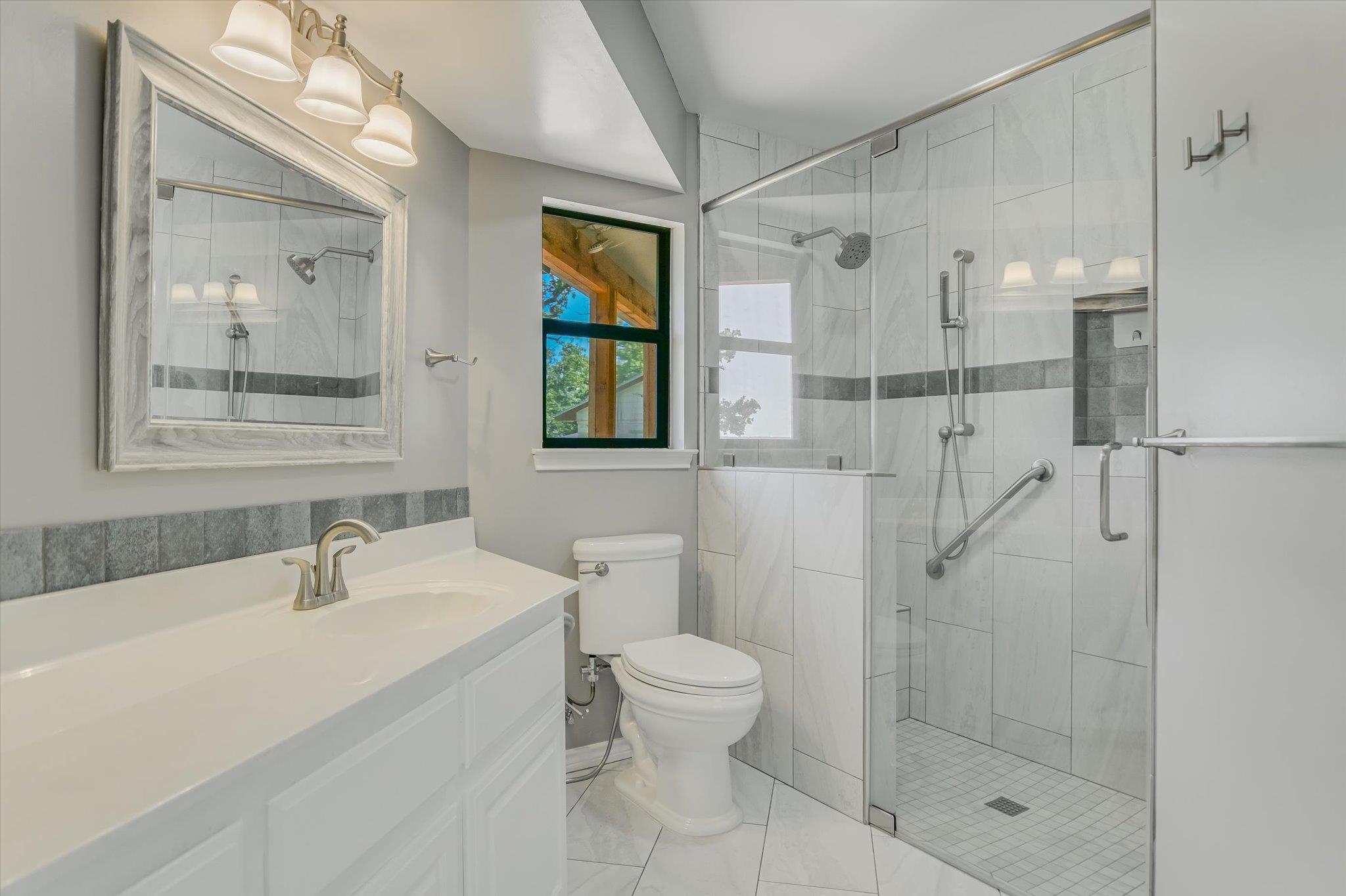 106 & 104 Agarita Dr, Burnet, TX 78611