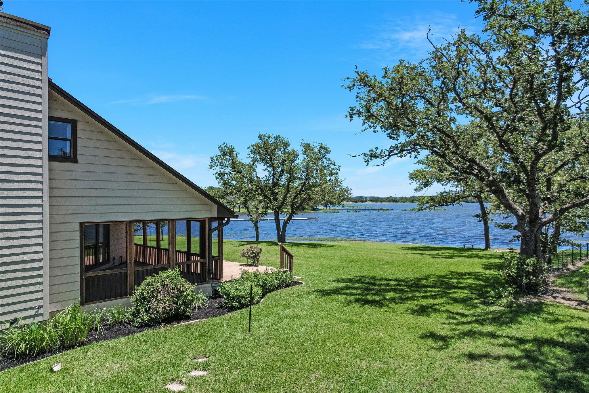 106 & 104 Agarita Dr, Burnet, TX 78611