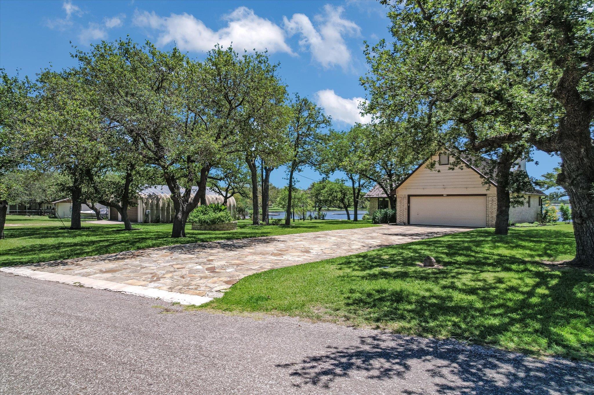 106 & 104 Agarita Dr, Burnet, TX 78611