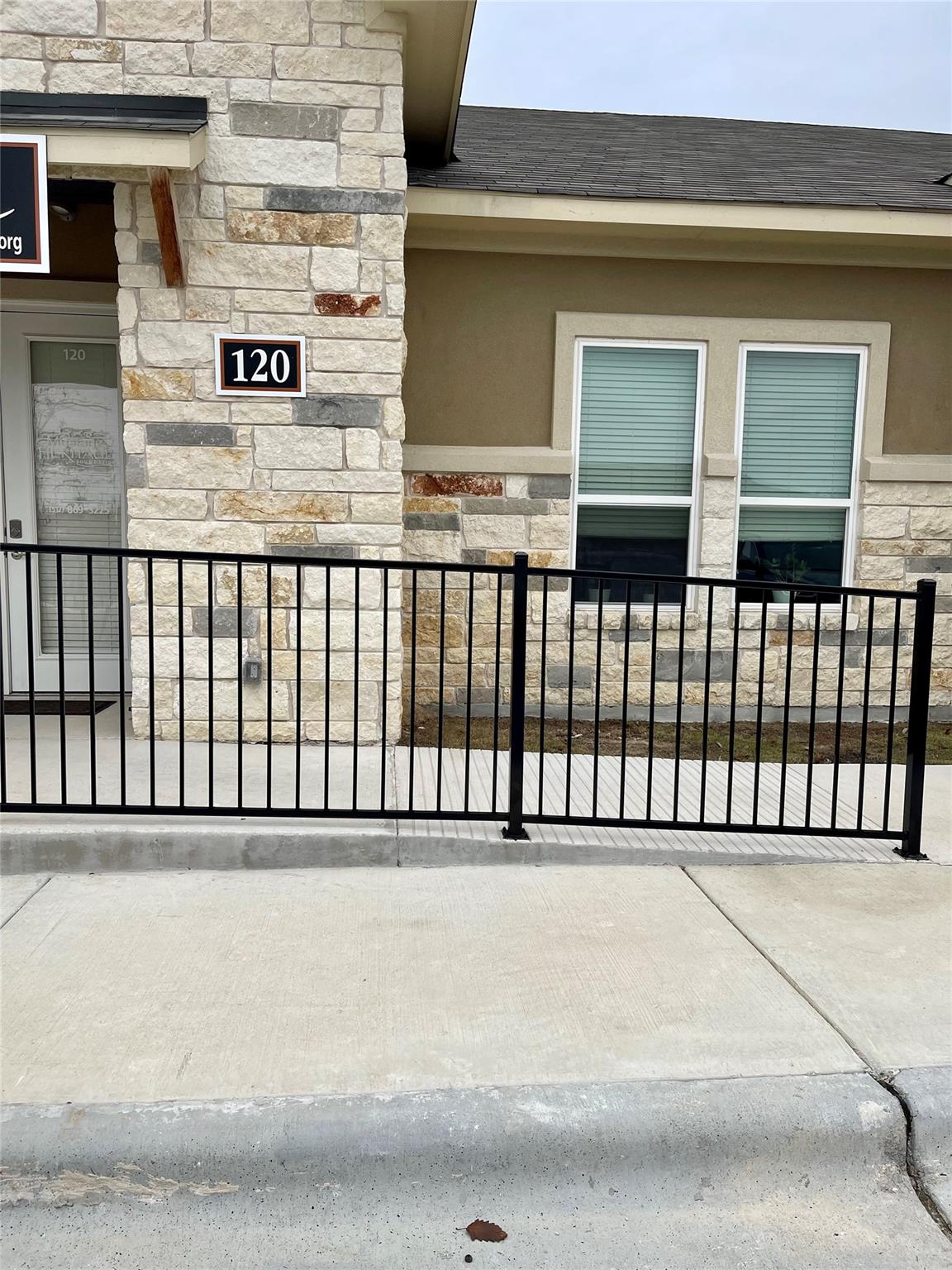 1000 Gattis School Rd # 120, Round Rock, TX 78664