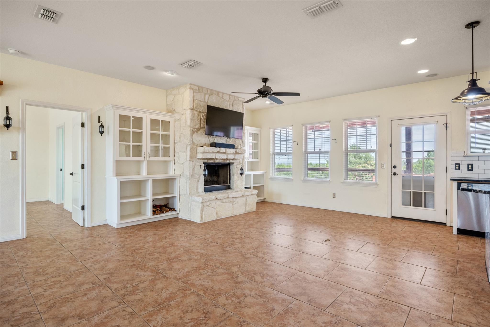 845 Rutherford, Fischer, TX 78623