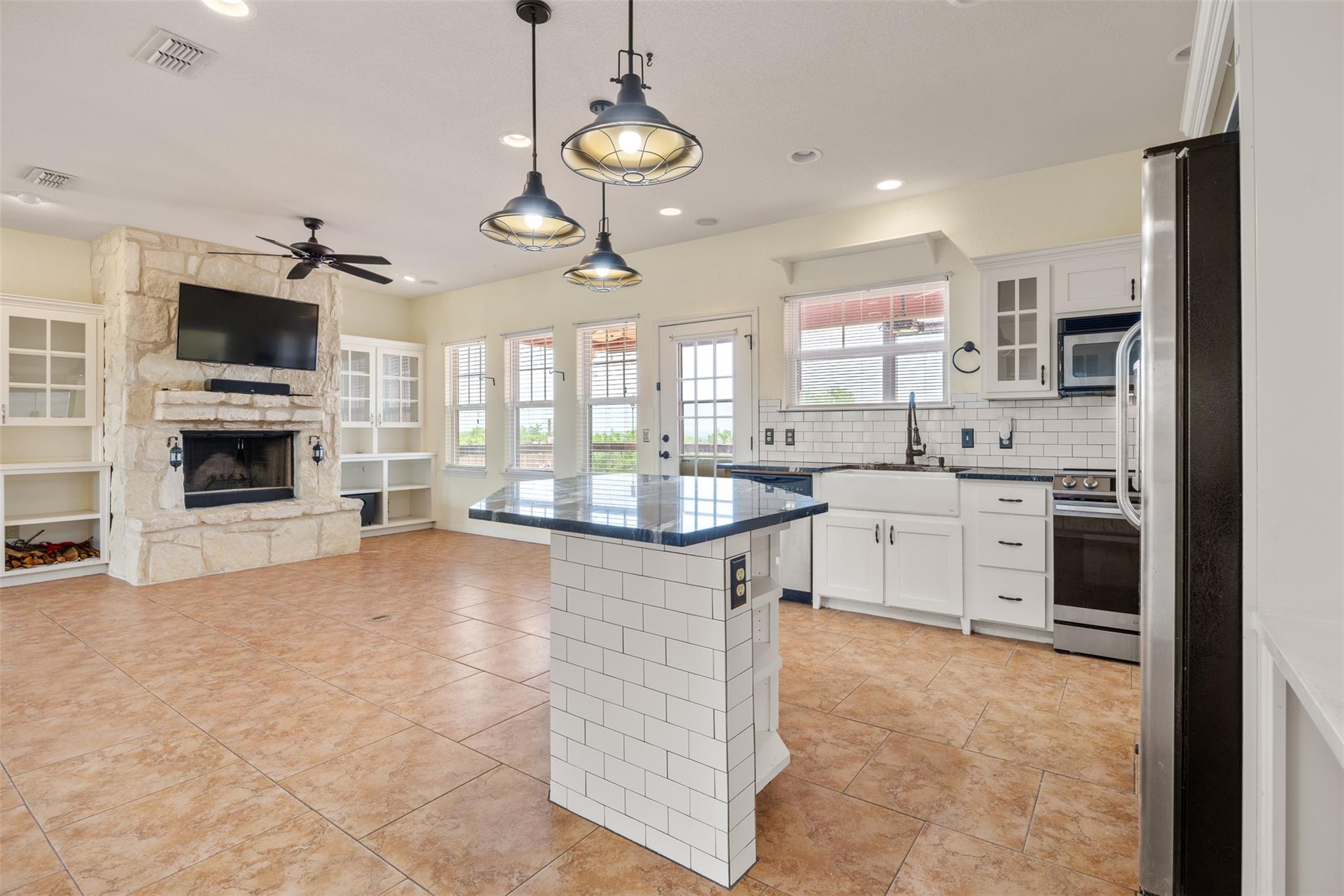 845 Rutherford, Fischer, TX 78623