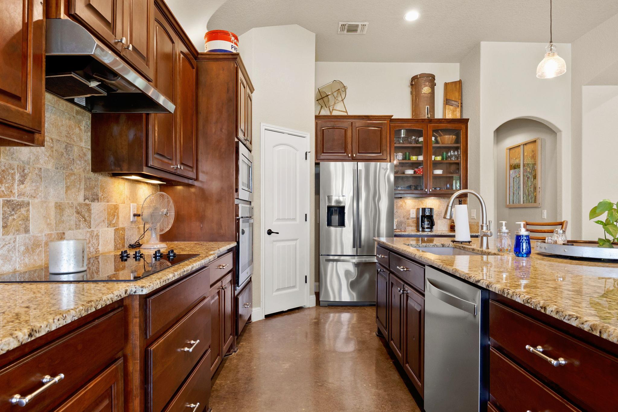 2298 Sungate Dr, New Braunfels, TX 78130