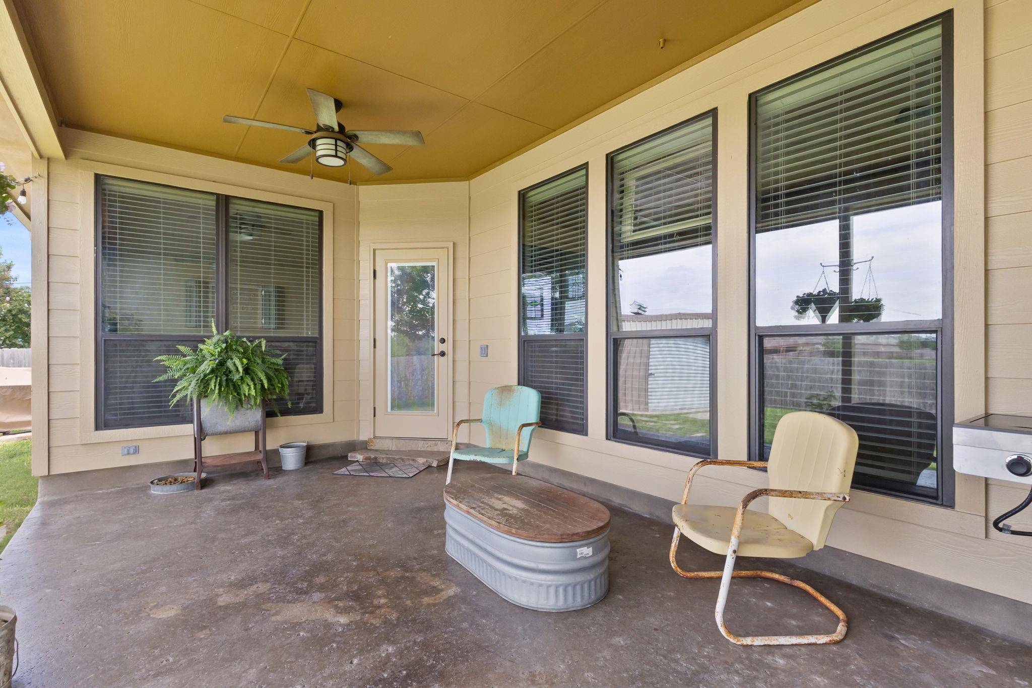 2298 Sungate Dr, New Braunfels, TX 78130