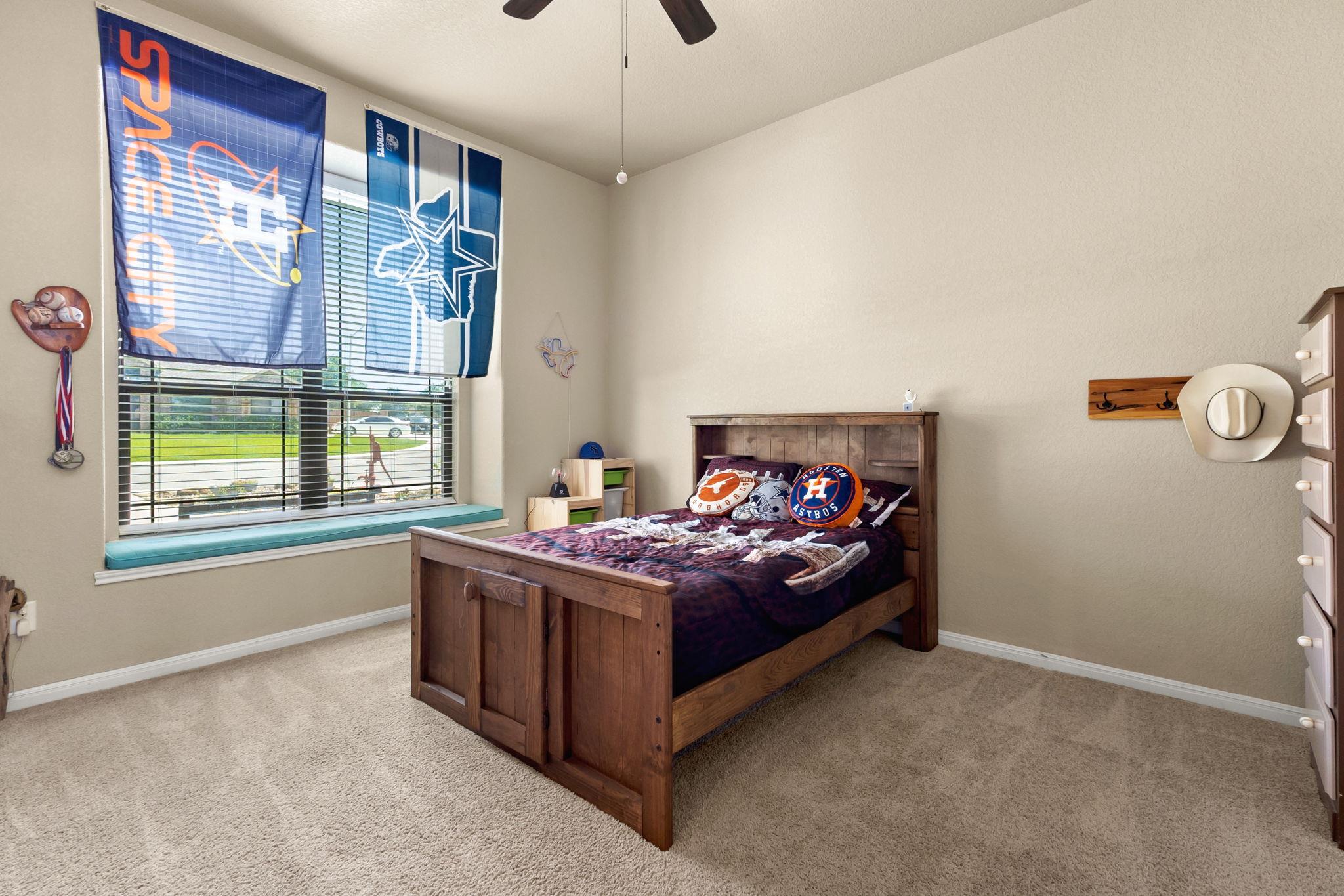 2298 Sungate Dr, New Braunfels, TX 78130