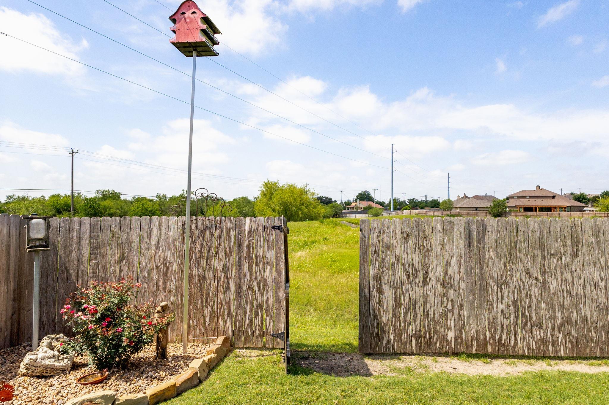 2298 Sungate Dr, New Braunfels, TX 78130