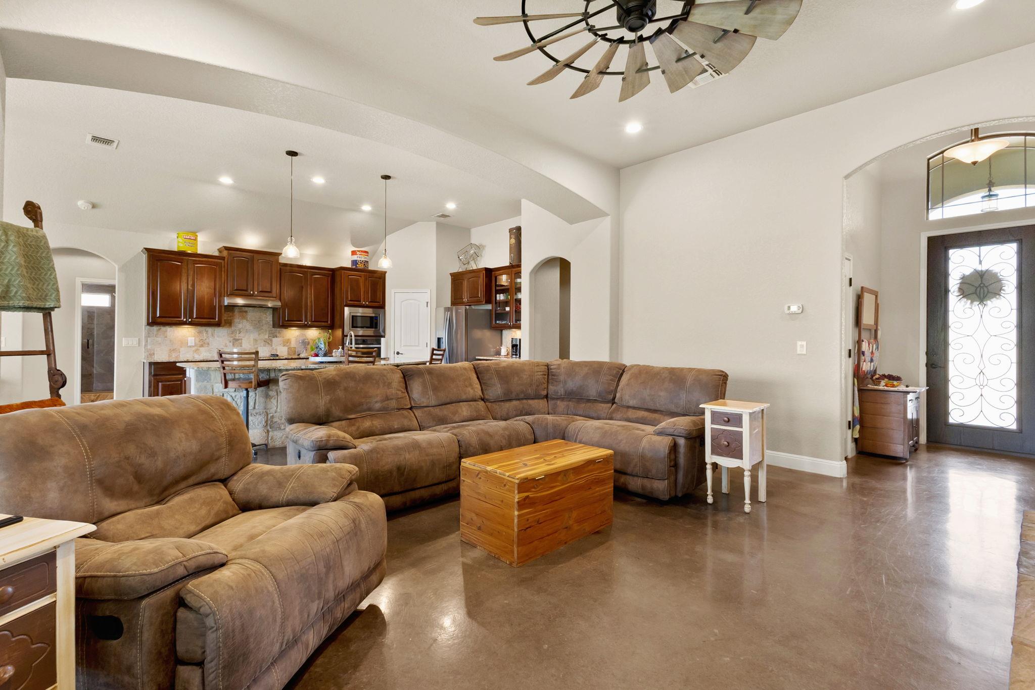 2298 Sungate Dr, New Braunfels, TX 78130